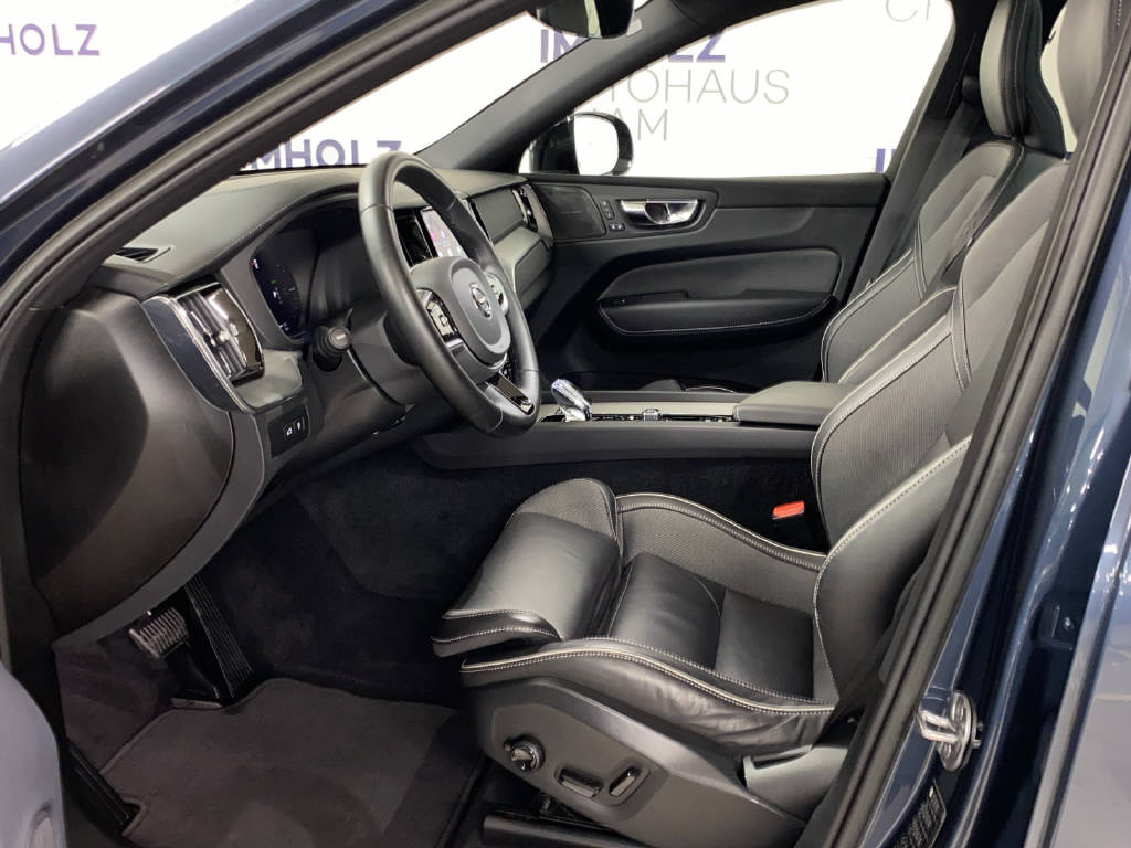 VOLVO XC60 2.0 T6 TE Ultimate Dark eAWD-image-15