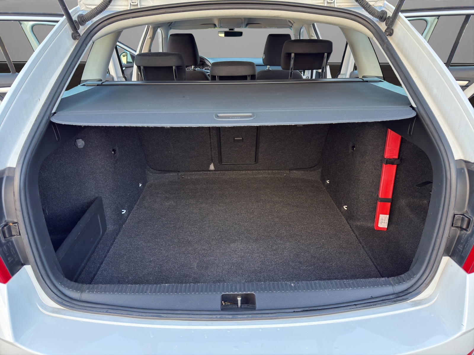 SKODA Octavia Combi 2.0 TDI Ambition DSG-image-18