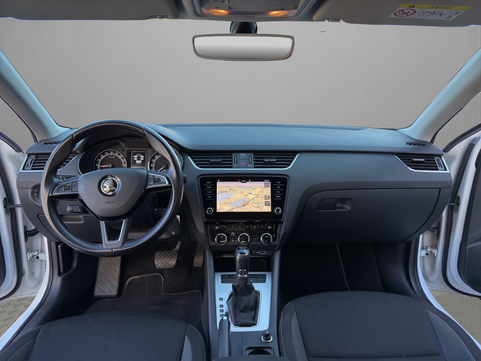 SKODA Octavia Combi 2.0 TDI Ambition DSG-image-13