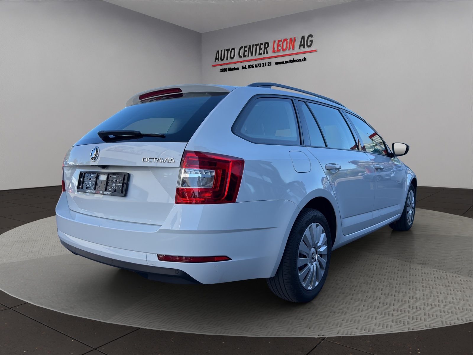 SKODA Octavia Combi 2.0 TDI Ambition DSG-image-5
