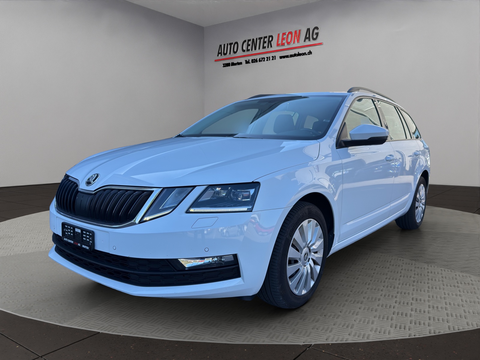 SKODA Octavia Combi 2.0 TDI Ambition DSG-showroom-element-1