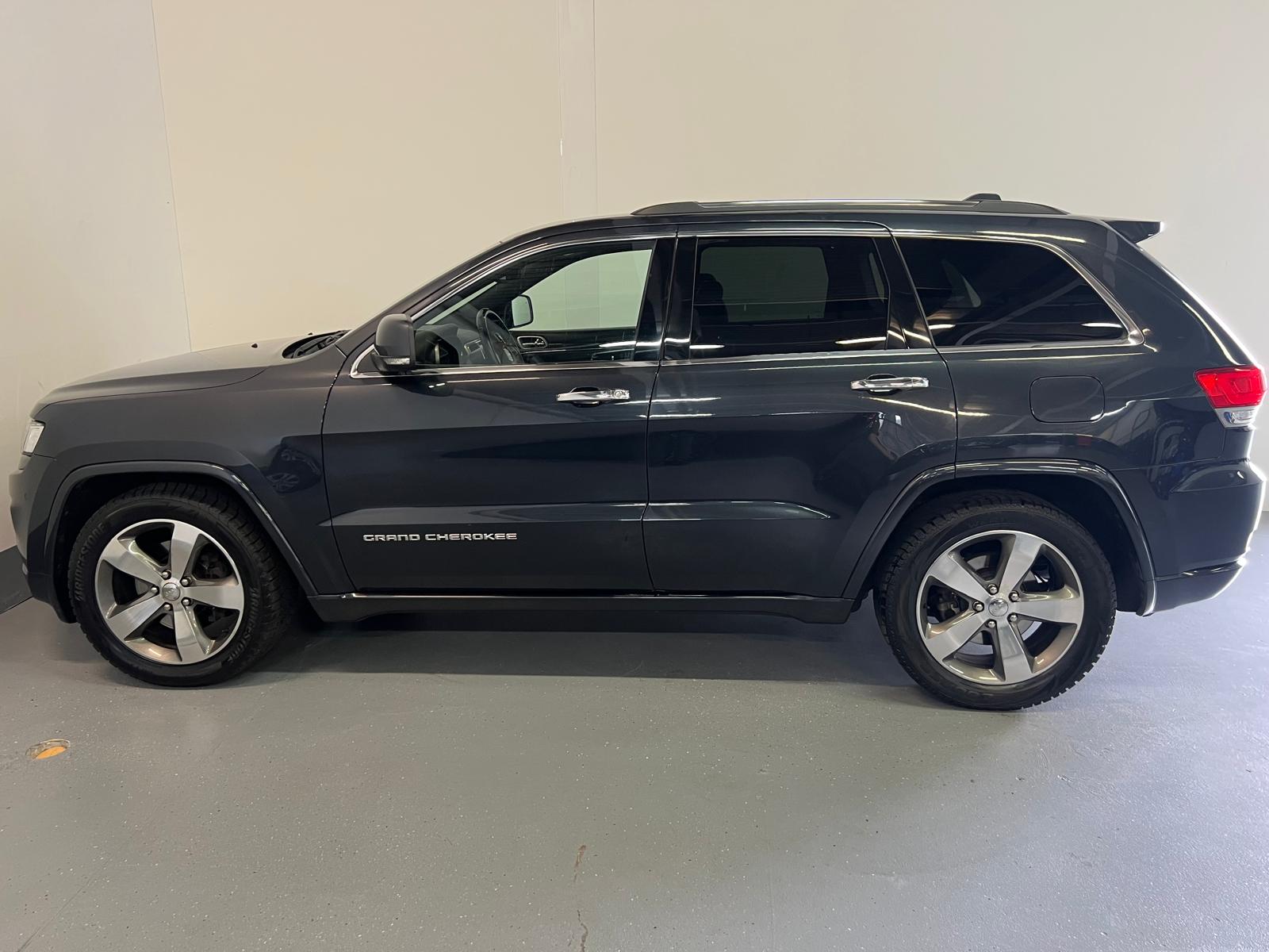 JEEP Grand Cherokee 3.0 CRD Overland Automatic-image-5