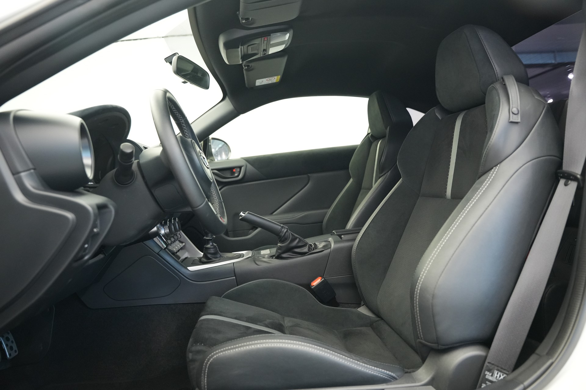 TOYOTA GR 86 2.4 Sport+ *CH-Fahrzeug*-image-11