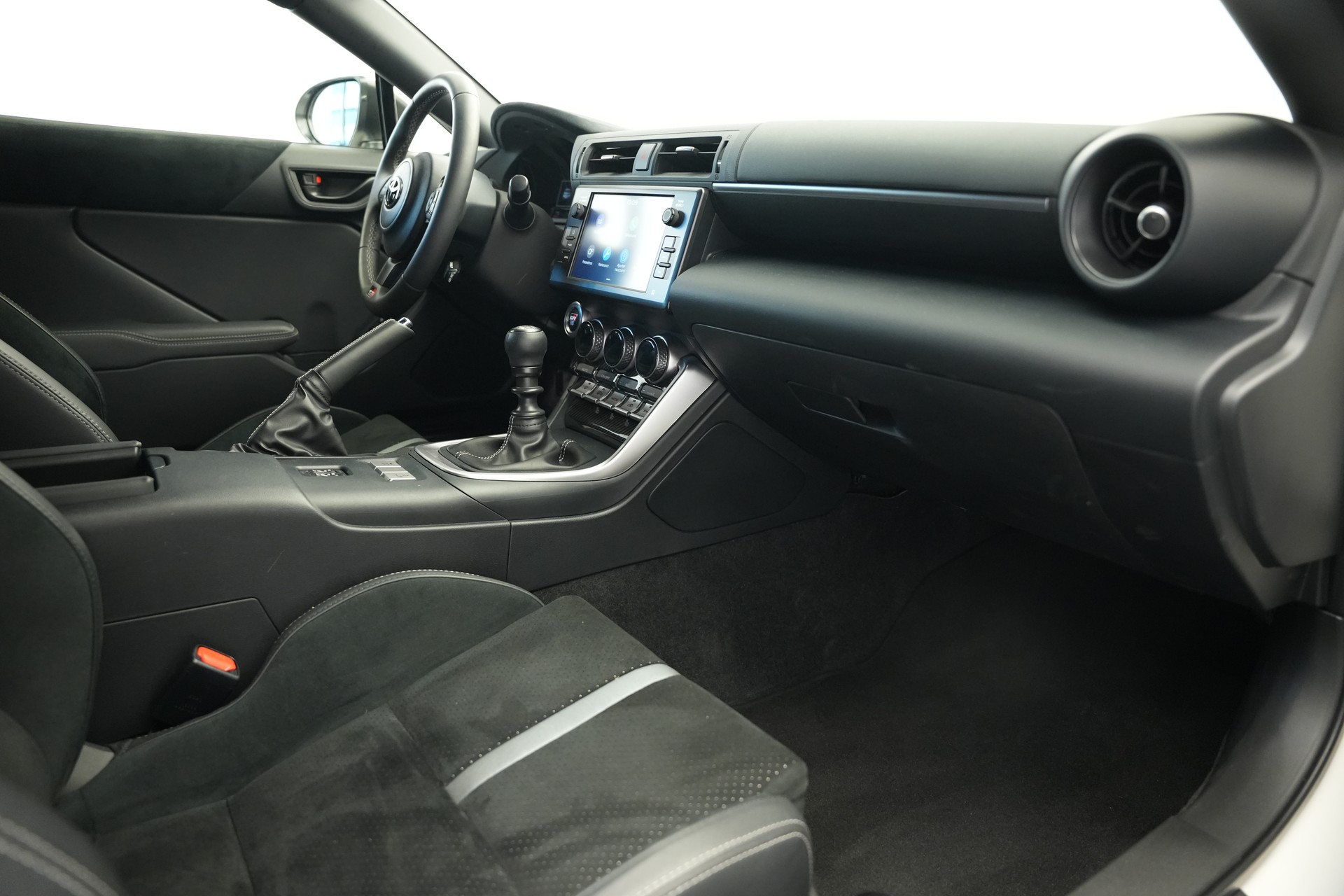 TOYOTA GR 86 2.4 Sport+ *CH-Fahrzeug*-image-10