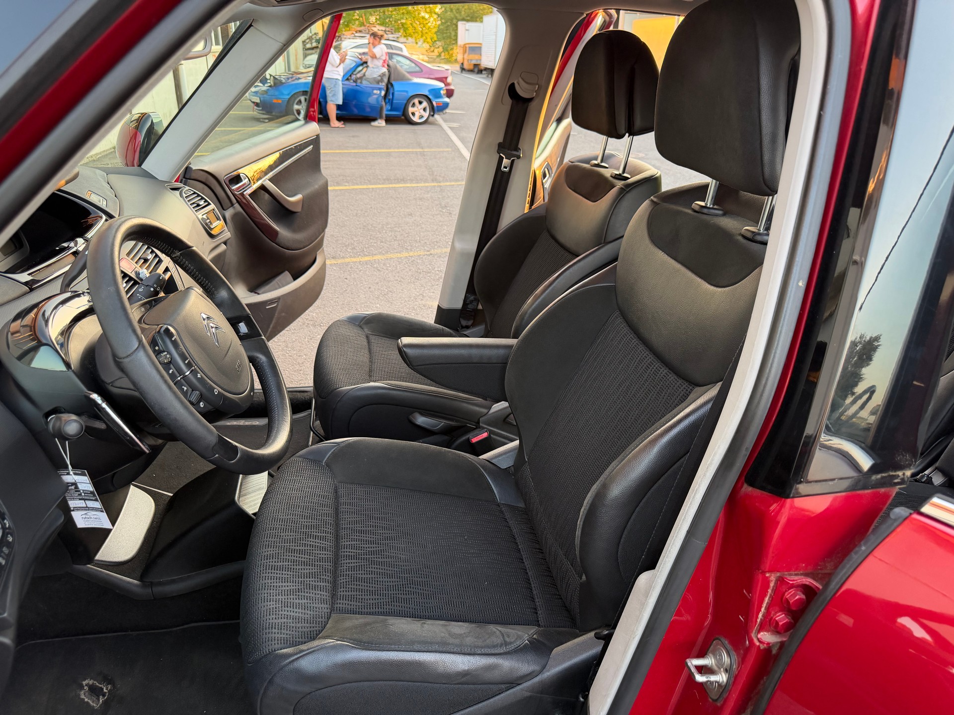 CITROEN C4 Picasso 1.6i 16V THP Séduction EGS6-image-12