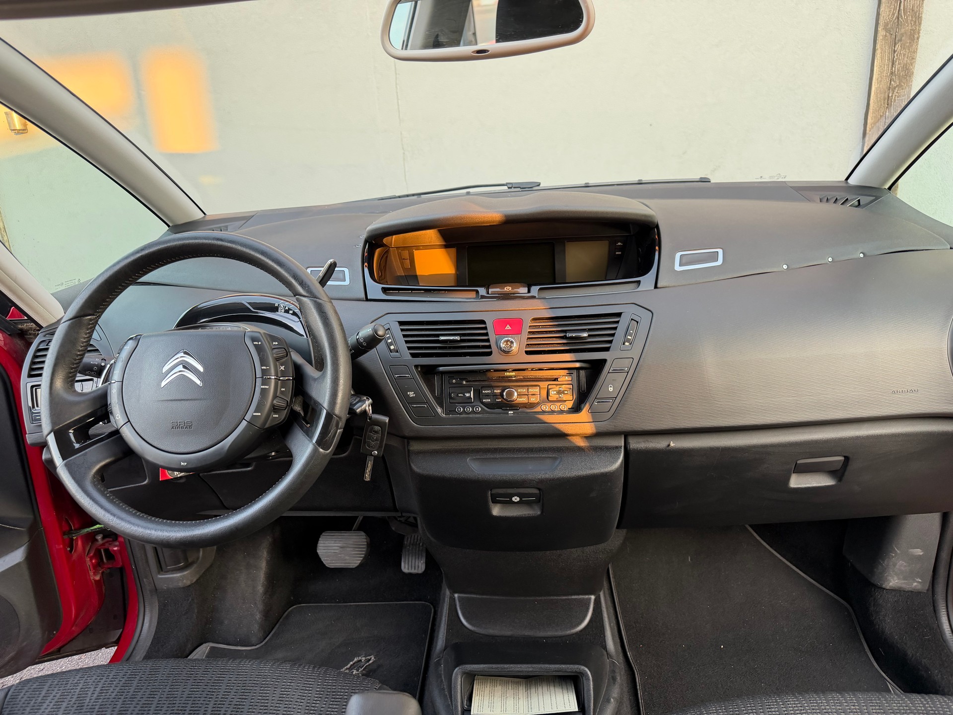CITROEN C4 Picasso 1.6i 16V THP Séduction EGS6-image-10