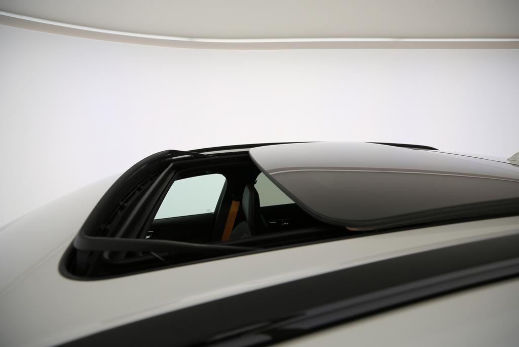 BMW 218i Gran Tourer-image-10