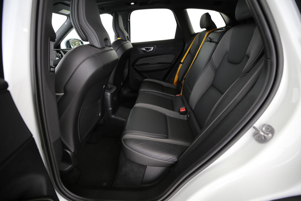 BMW 218i Gran Tourer-image-9