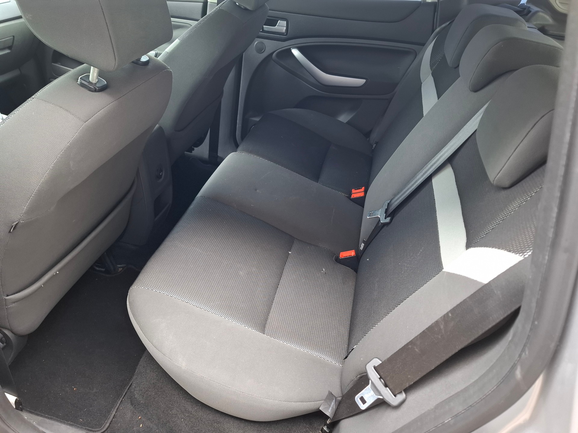 FORD Kuga 2.0 TDCi Titanium 4WD PowerShift-image-9