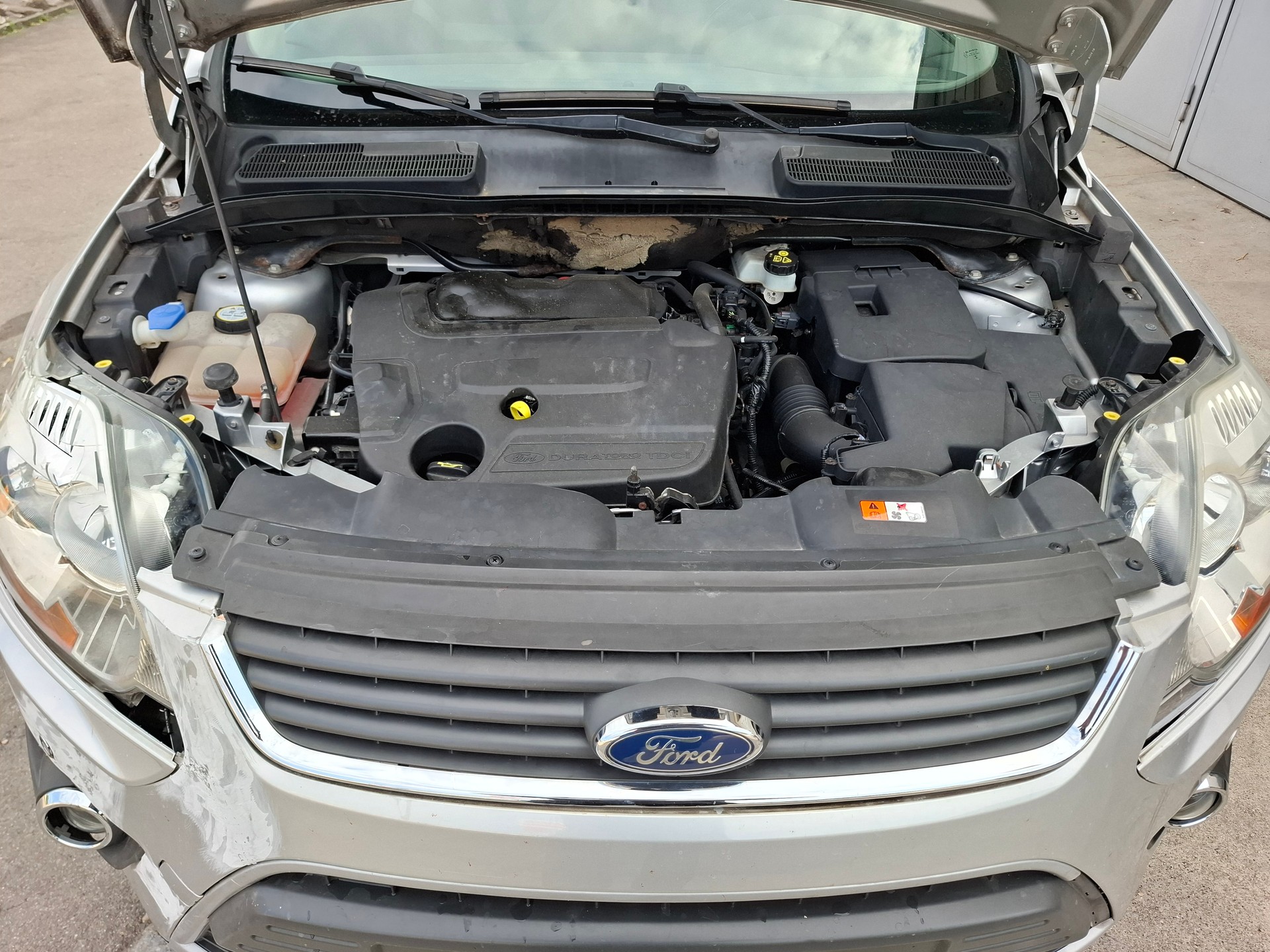 FORD Kuga 2.0 TDCi Titanium 4WD PowerShift-image-13