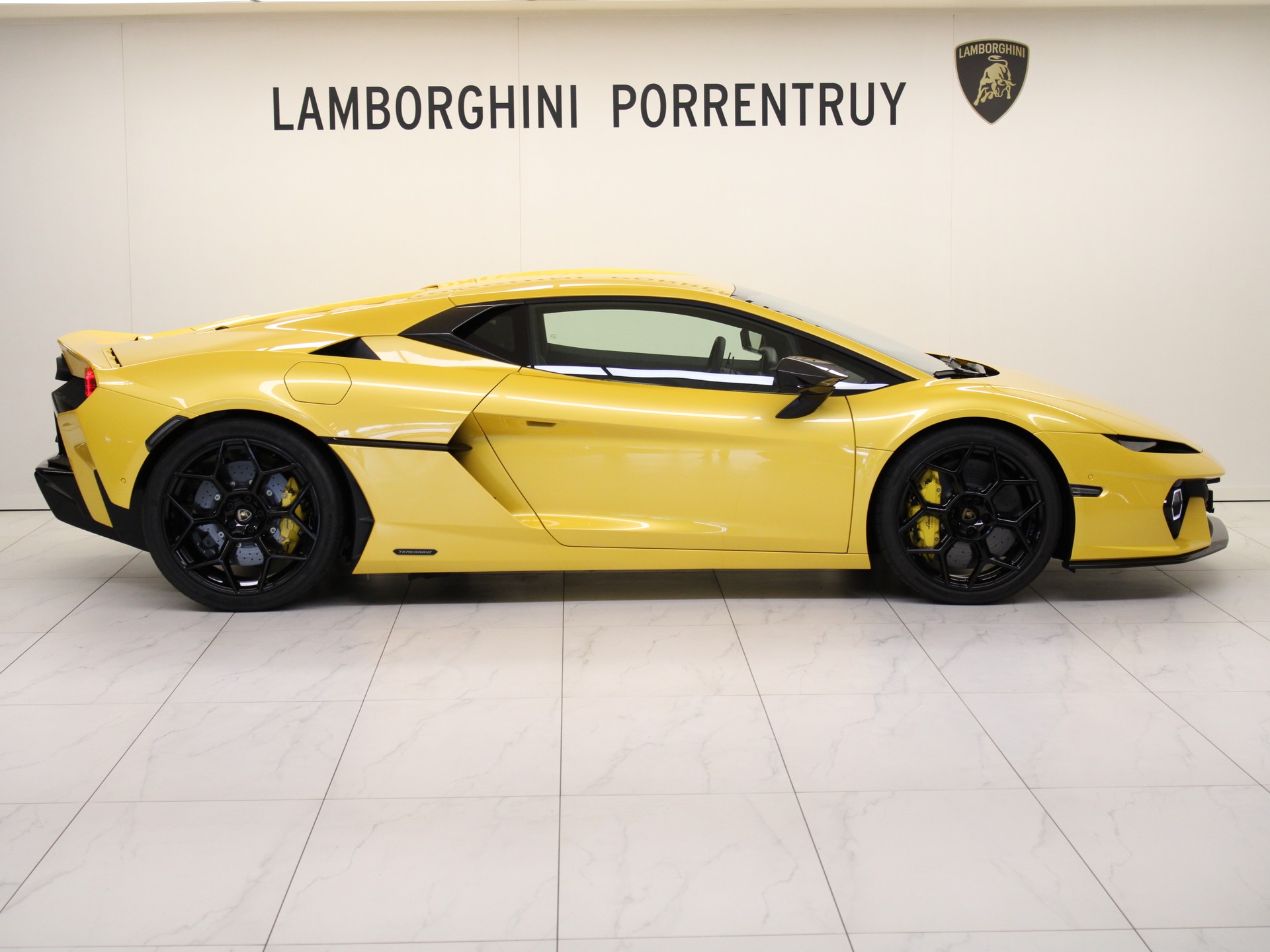 LAMBORGHINI Temerario HPEV-image-1