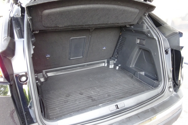 PEUGEOT 3008 2.0 BlueHDi GT-image-10