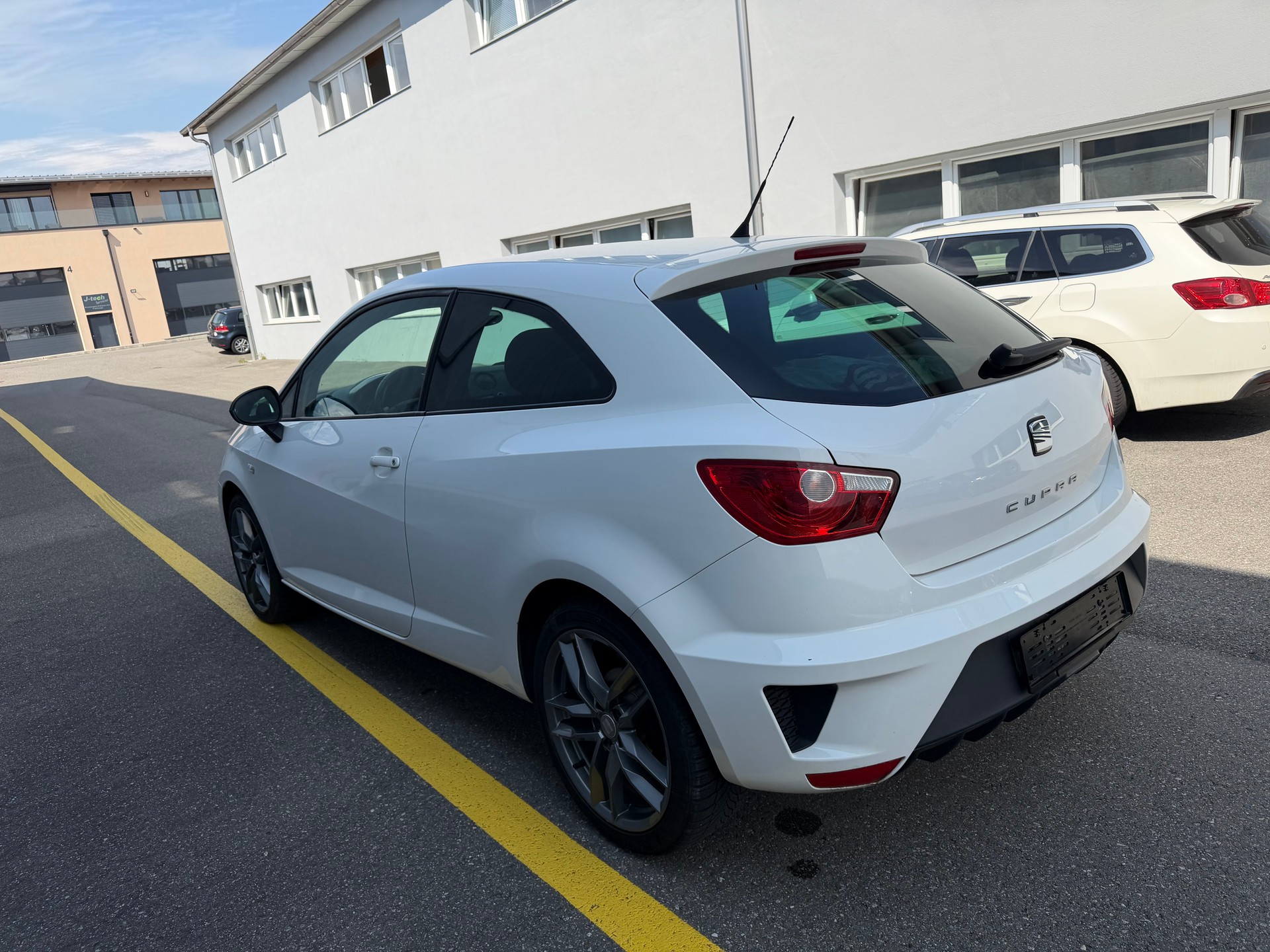 SEAT Ibiza SC 1.4 TSI Cupra DSG-image-7