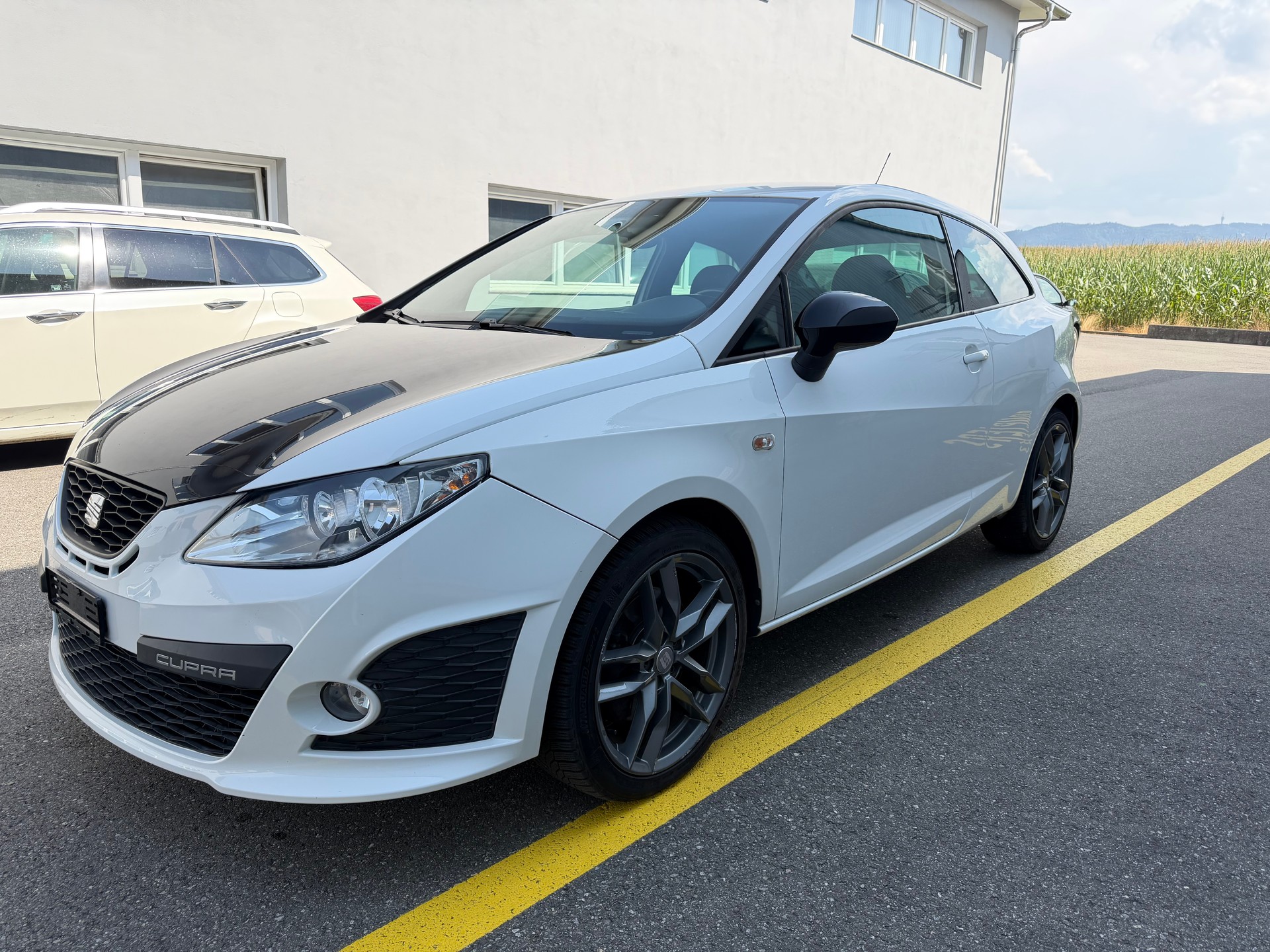 SEAT Ibiza SC 1.4 TSI Cupra DSG-image-0