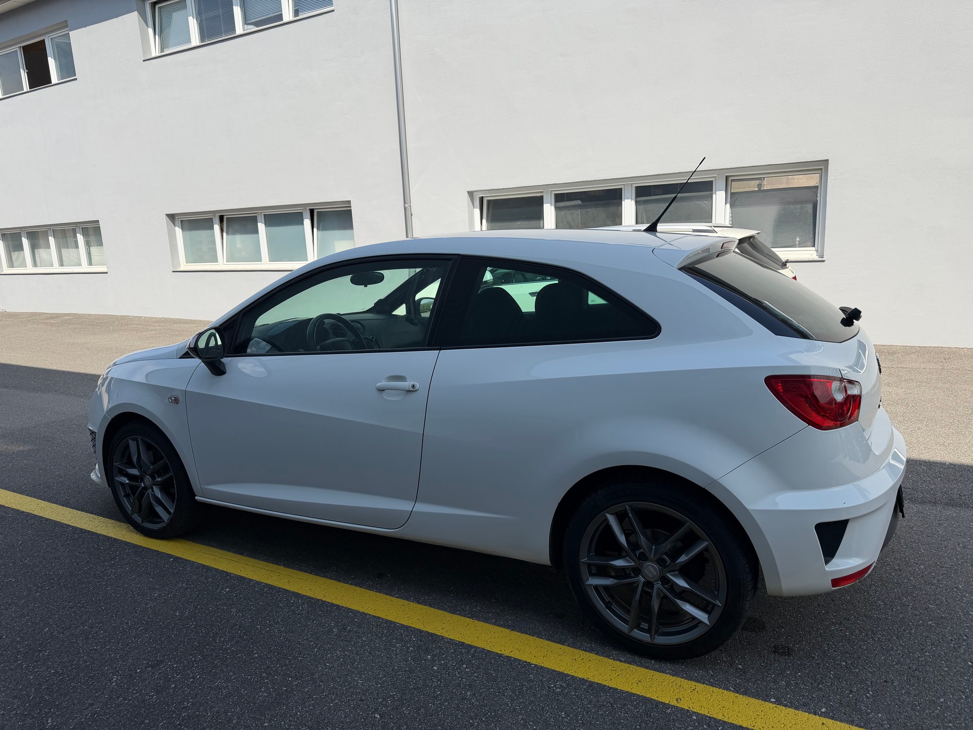 SEAT Ibiza SC 1.4 TSI Cupra DSG-image-5