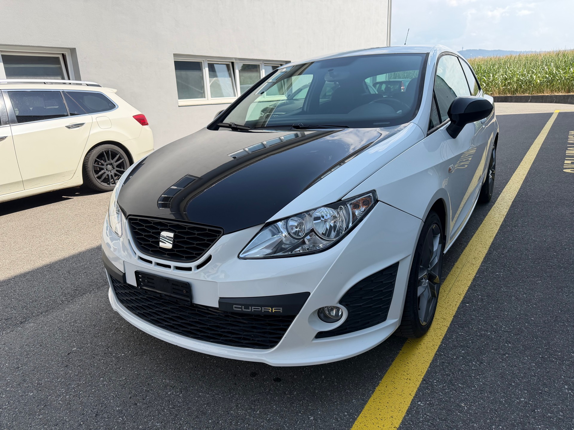 SEAT Ibiza SC 1.4 TSI Cupra DSG-image-2