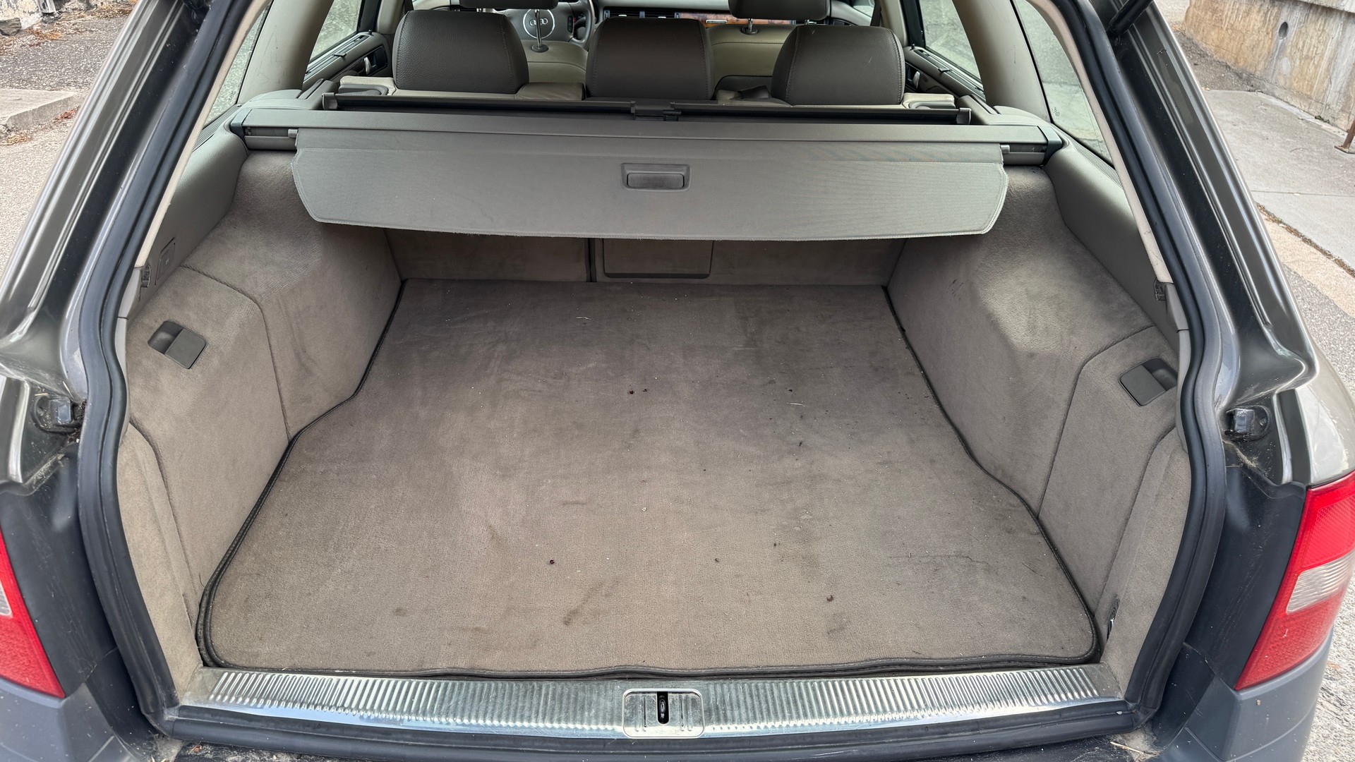 AUDI A6 allroad 2.5TDI quattro-image-10