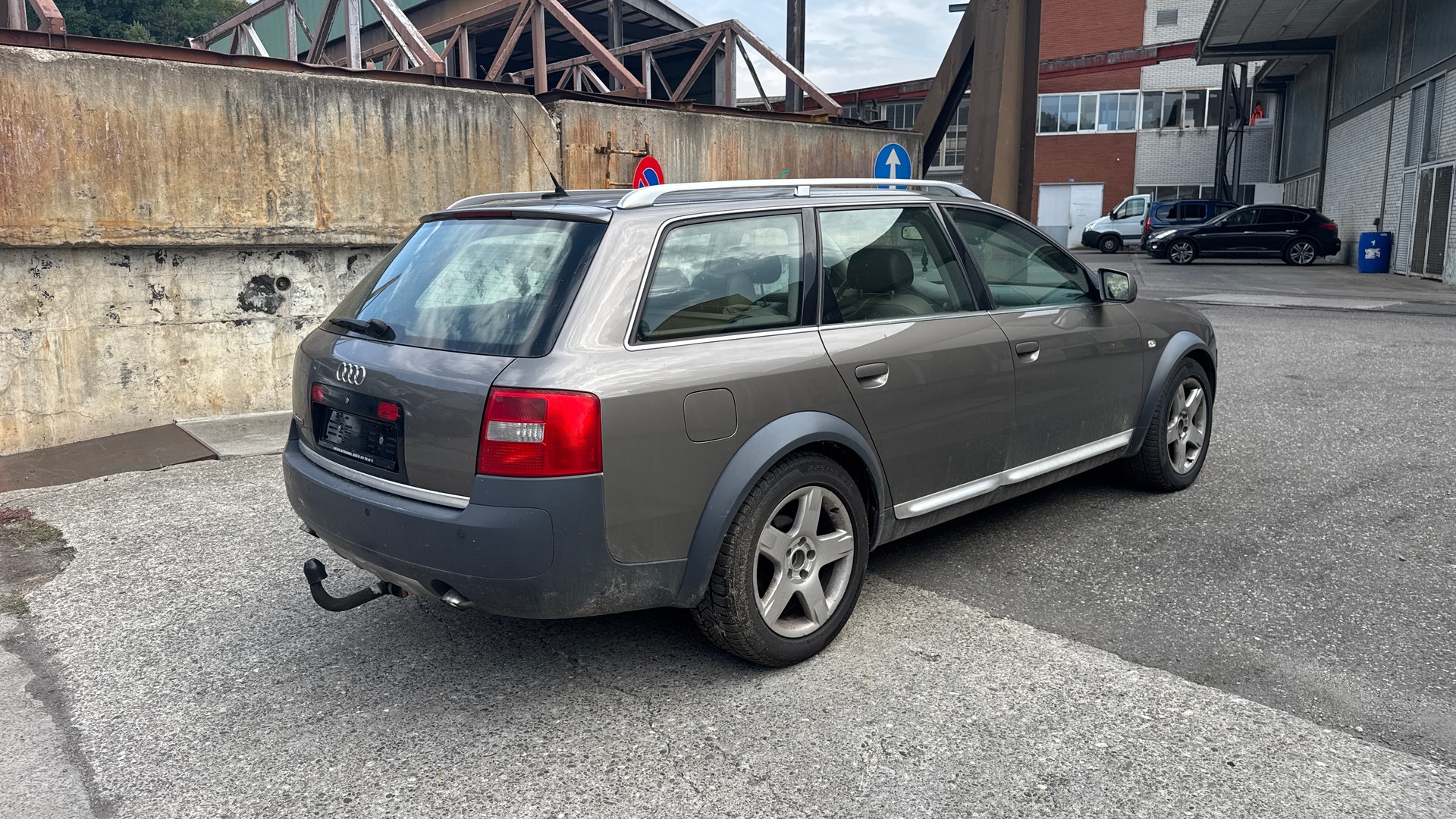 AUDI A6 allroad 2.5TDI quattro-image-4