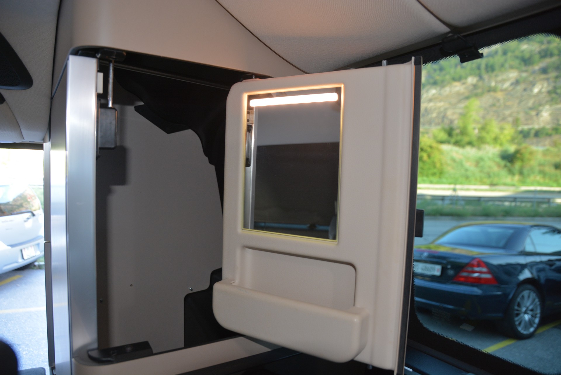 MERCEDES-BENZ Marco Polo 300 d 4M Automat-image-13