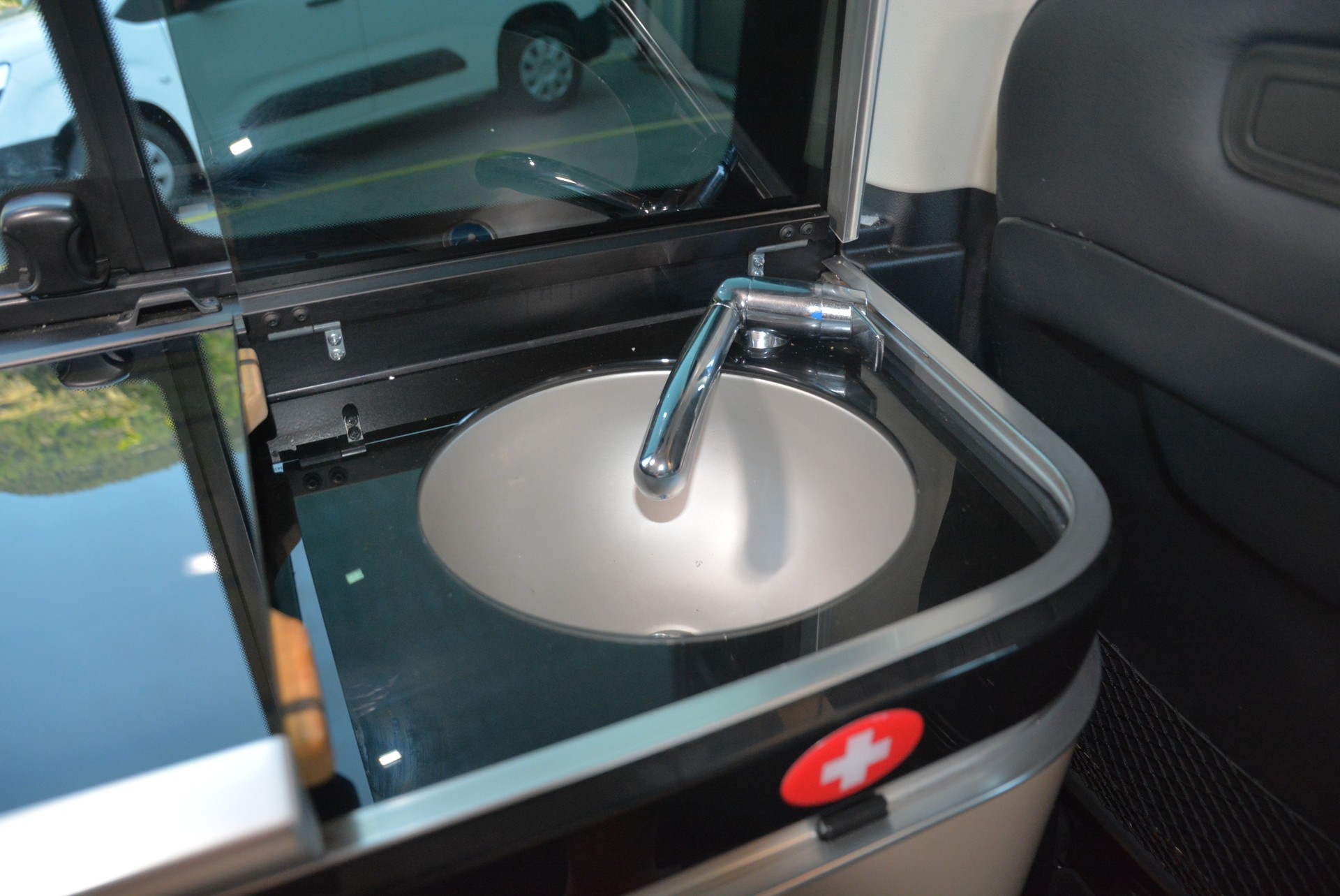 MERCEDES-BENZ Marco Polo 300 d 4M Automat-image-14