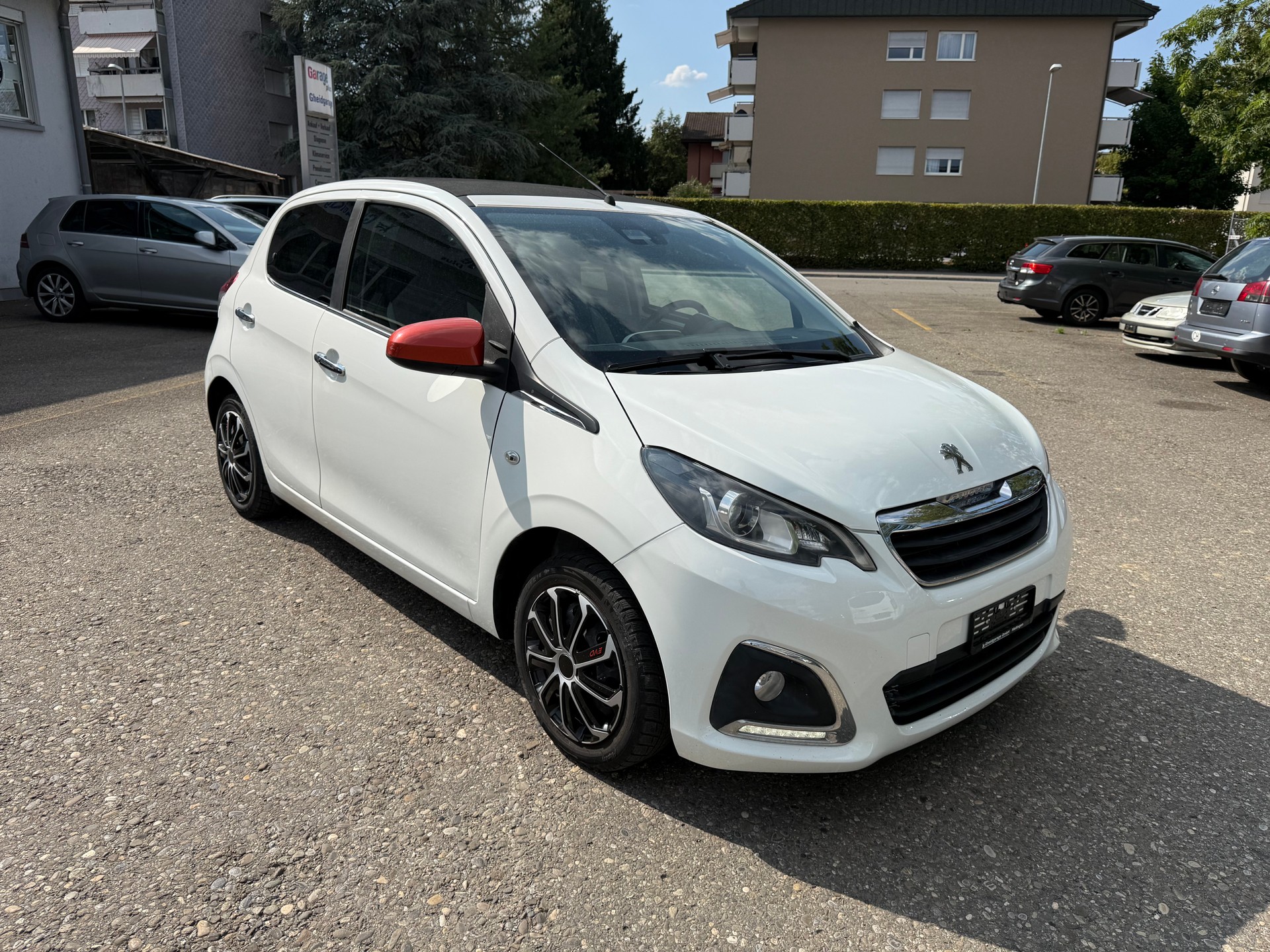 PEUGEOT 108 1.2 VTi Féline Top-image-1
