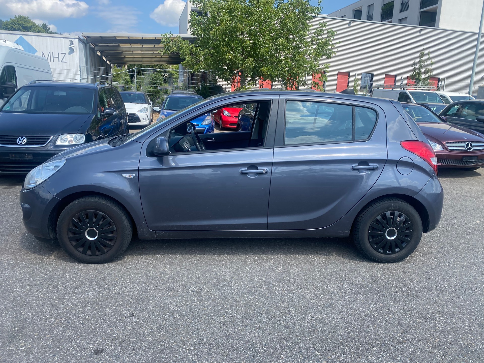 HYUNDAI i20 1.2 Comfort-image-4