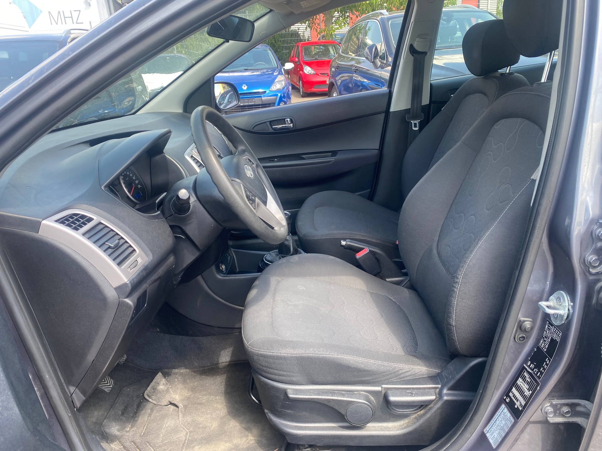 HYUNDAI i20 1.2 Comfort-image-9