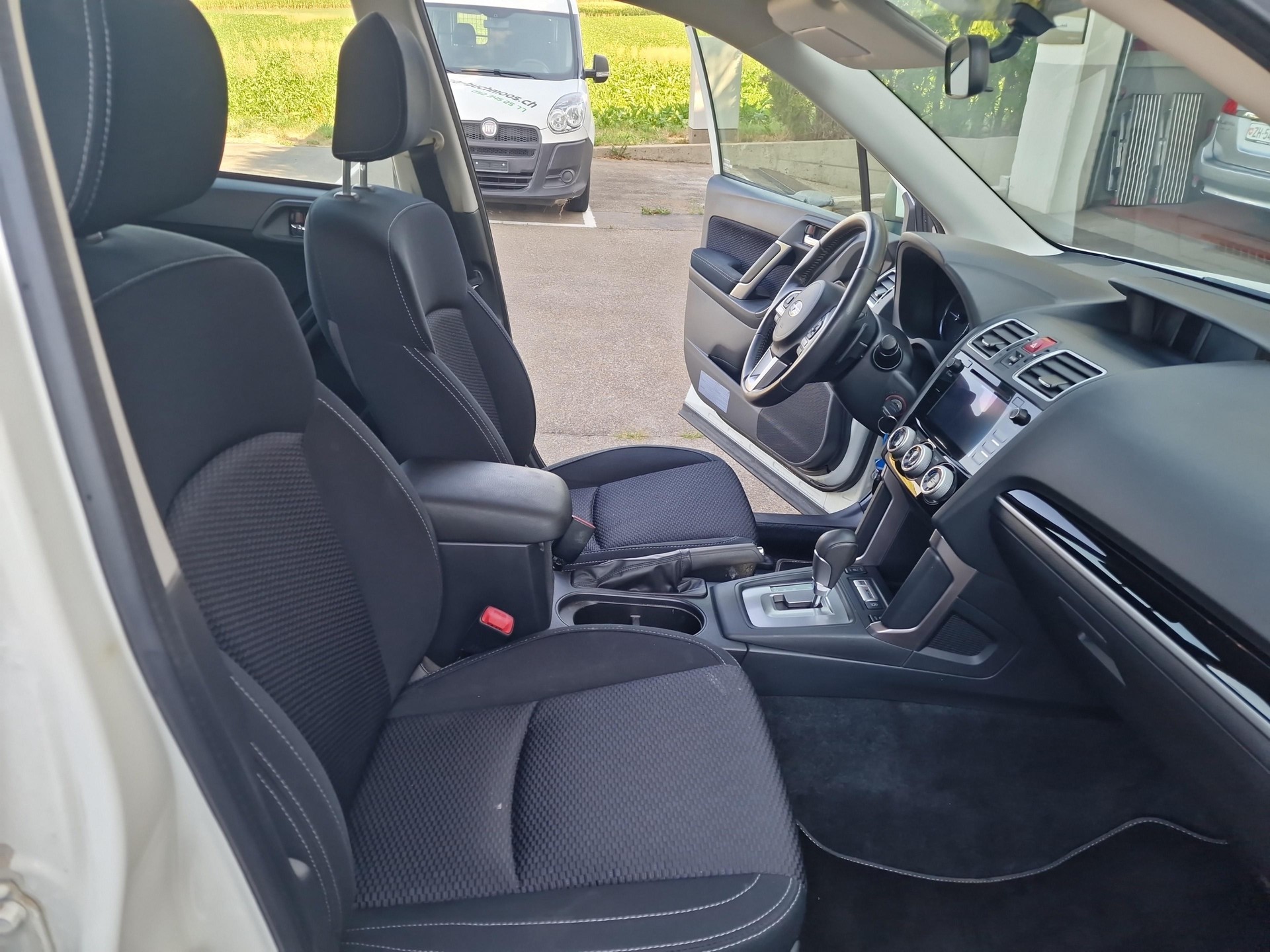 SUBARU Forester Station 2.0 Swiss-image-9