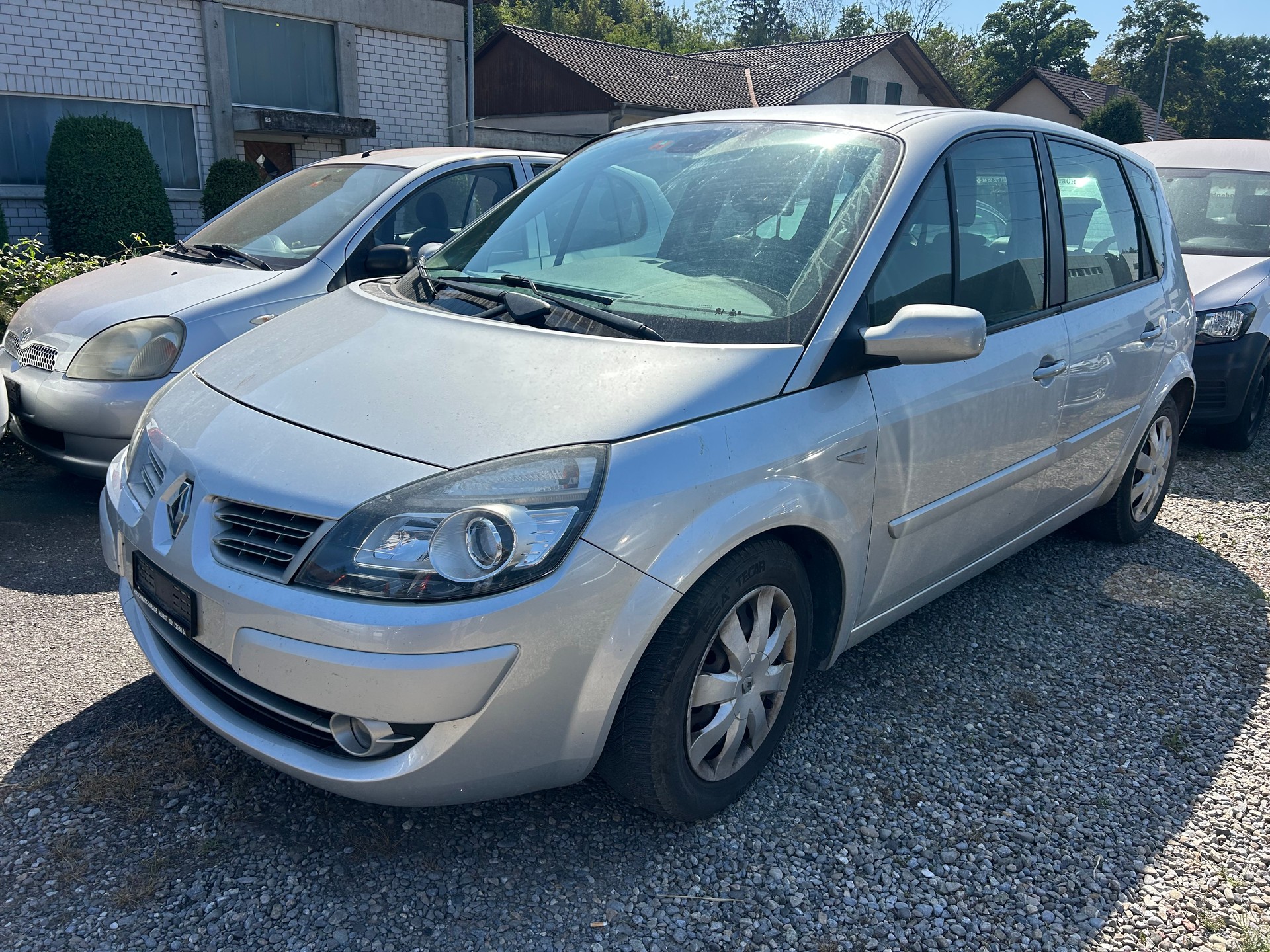 RENAULT Scénic 2.0 16V Turbo Dynamique-image-0