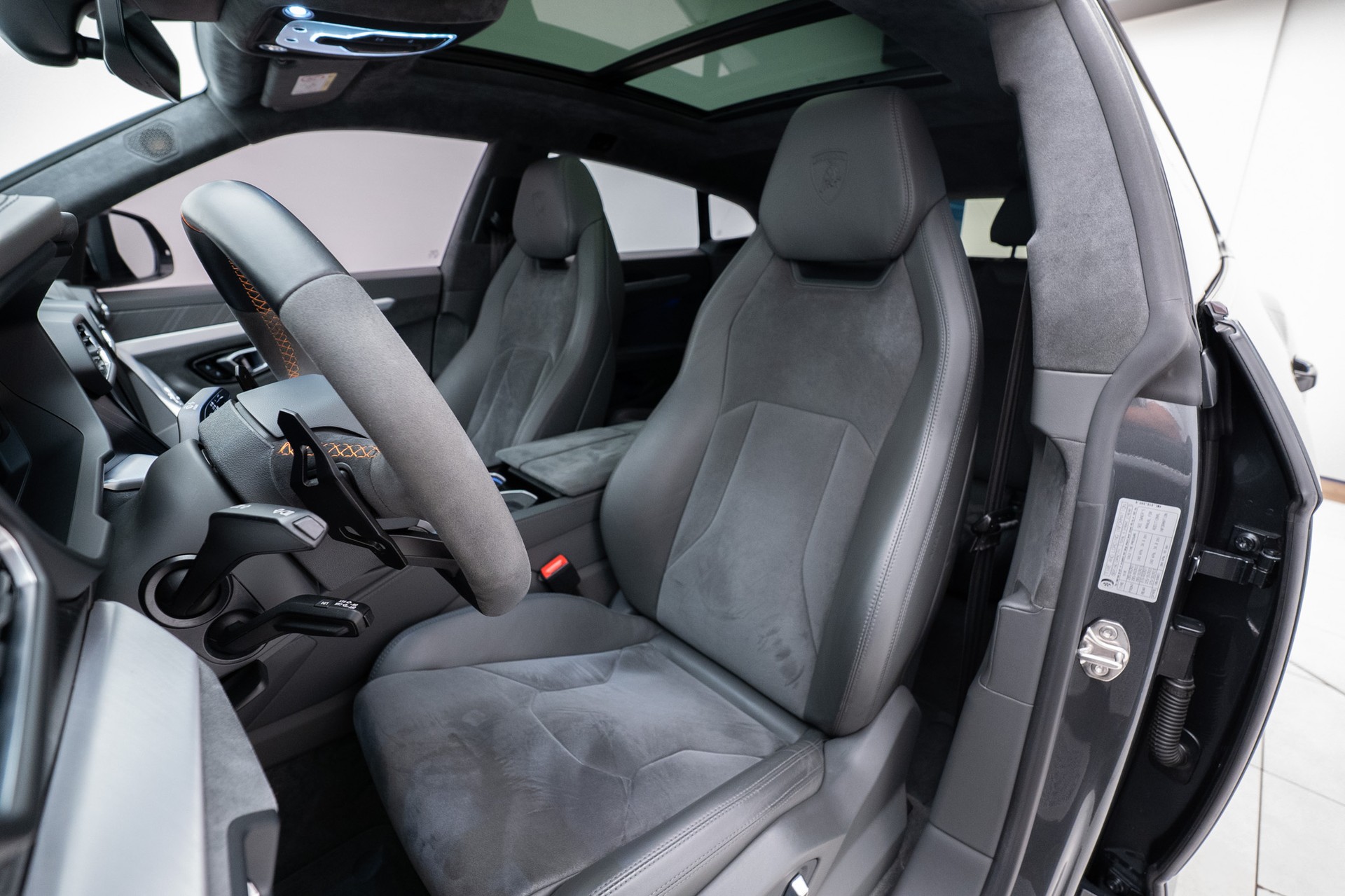 LAMBORGHINI Urus E-Gear Akrapovic-image-7