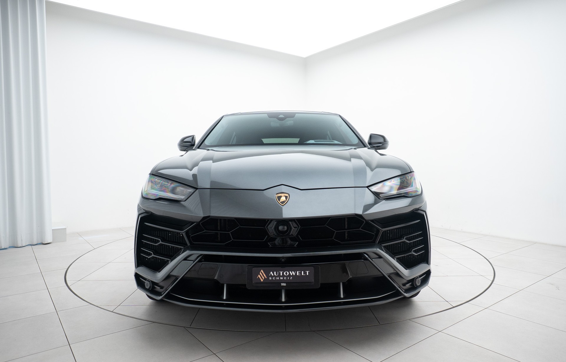 LAMBORGHINI Urus E-Gear Akrapovic-image-4