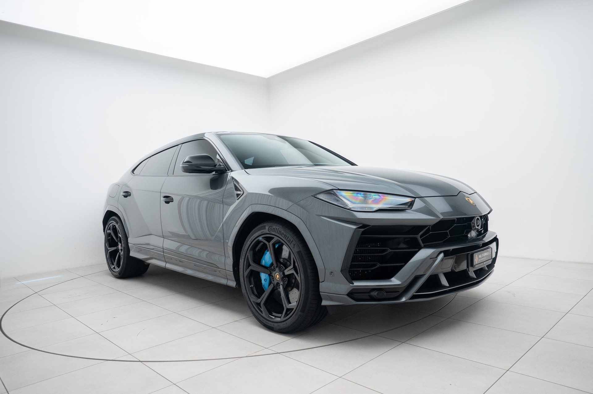 LAMBORGHINI Urus E-Gear Akrapovic