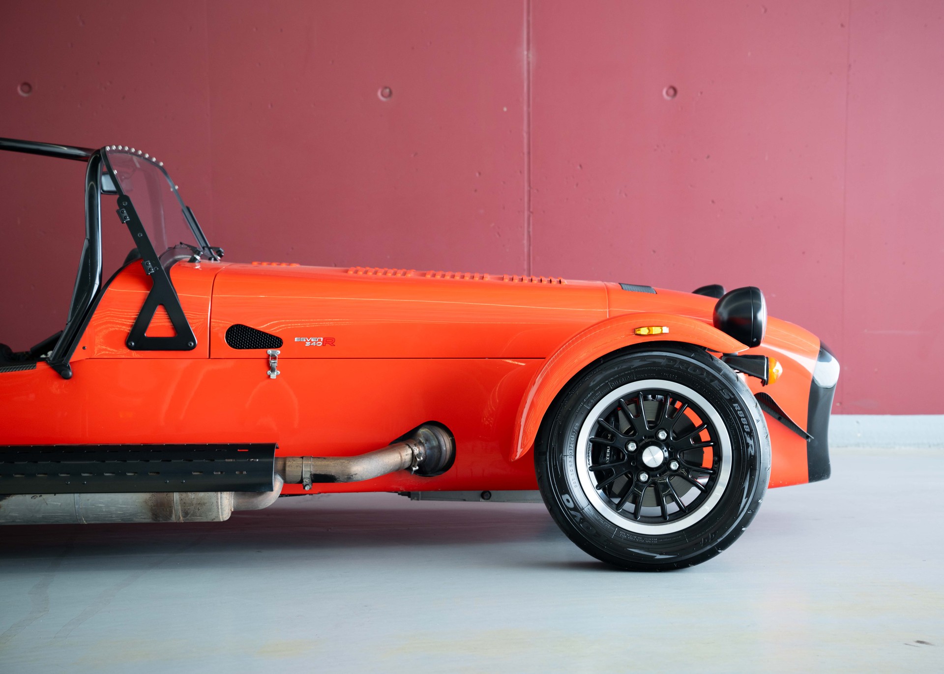 CATERHAM Seven 340R SV (MY26, Swiss new car, Arancio Argos paint, Signature seats, 24-month factory warranty, delivery March 27)-image-8