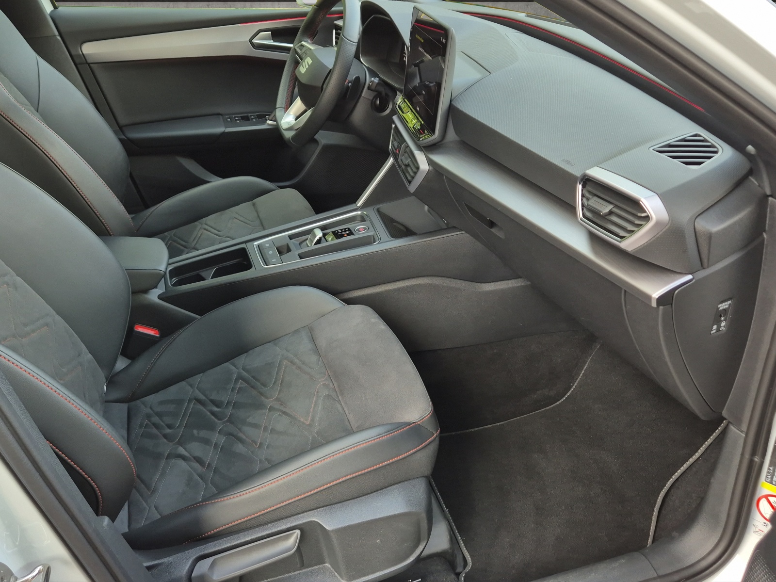SEAT Leon ST 1.5 eTSI mHEV DSG Move FR*Anhängerkupplung*-image-18