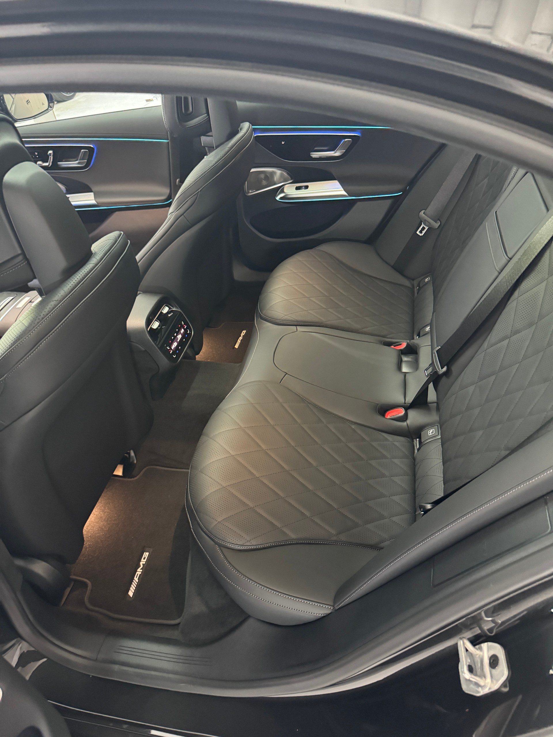 MERCEDES-BENZ E 450 T 4Matic-image-14