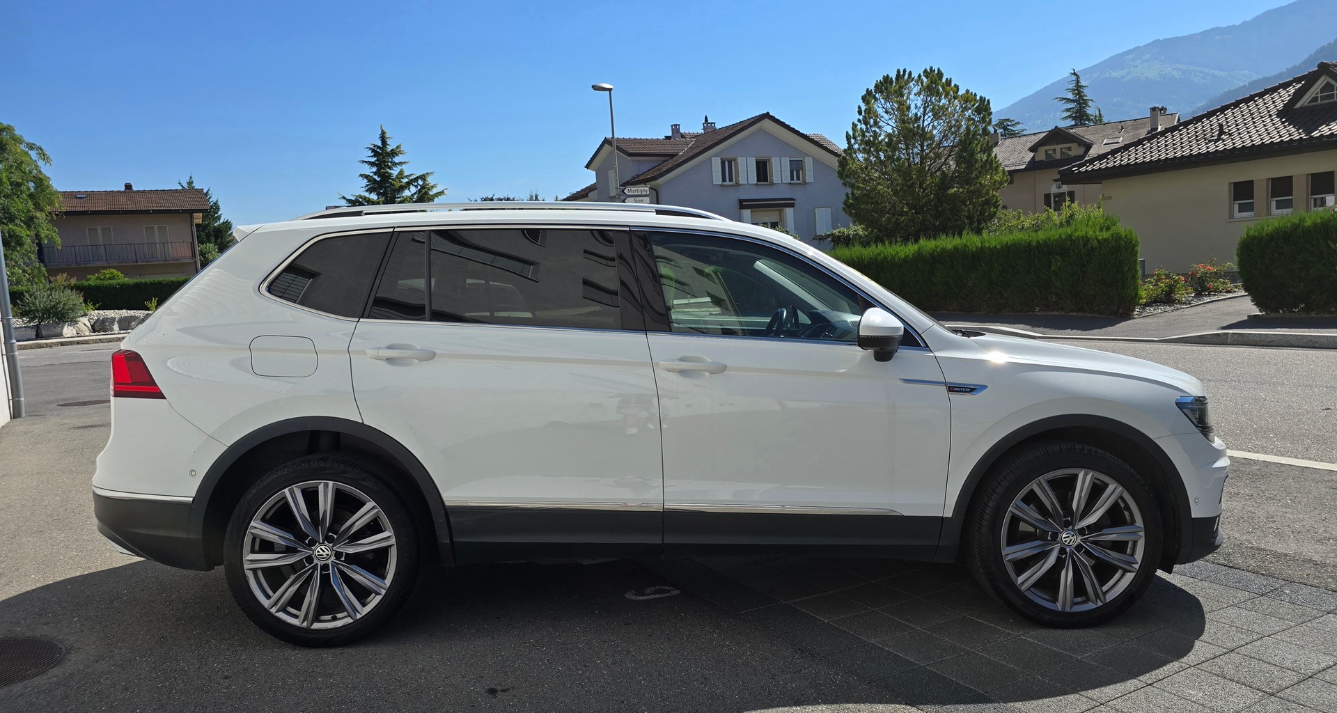 VW Tiguan Allspace 2.0TSI Highline 4Motion DSG-image-5