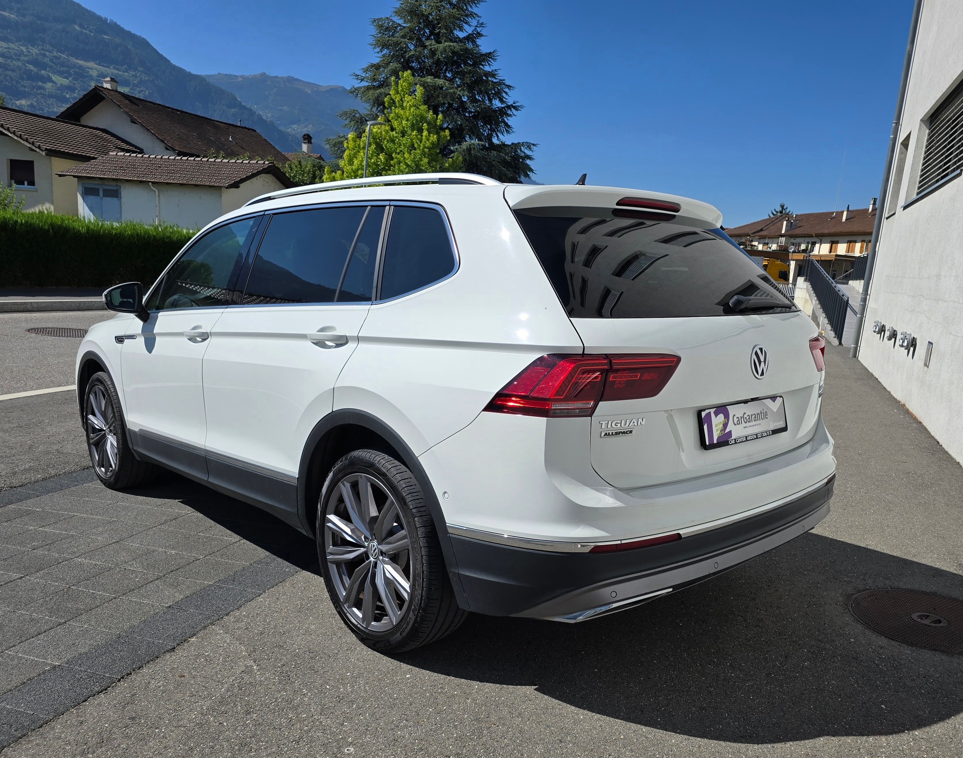 VW Tiguan Allspace 2.0TSI Highline 4Motion DSG-image-3
