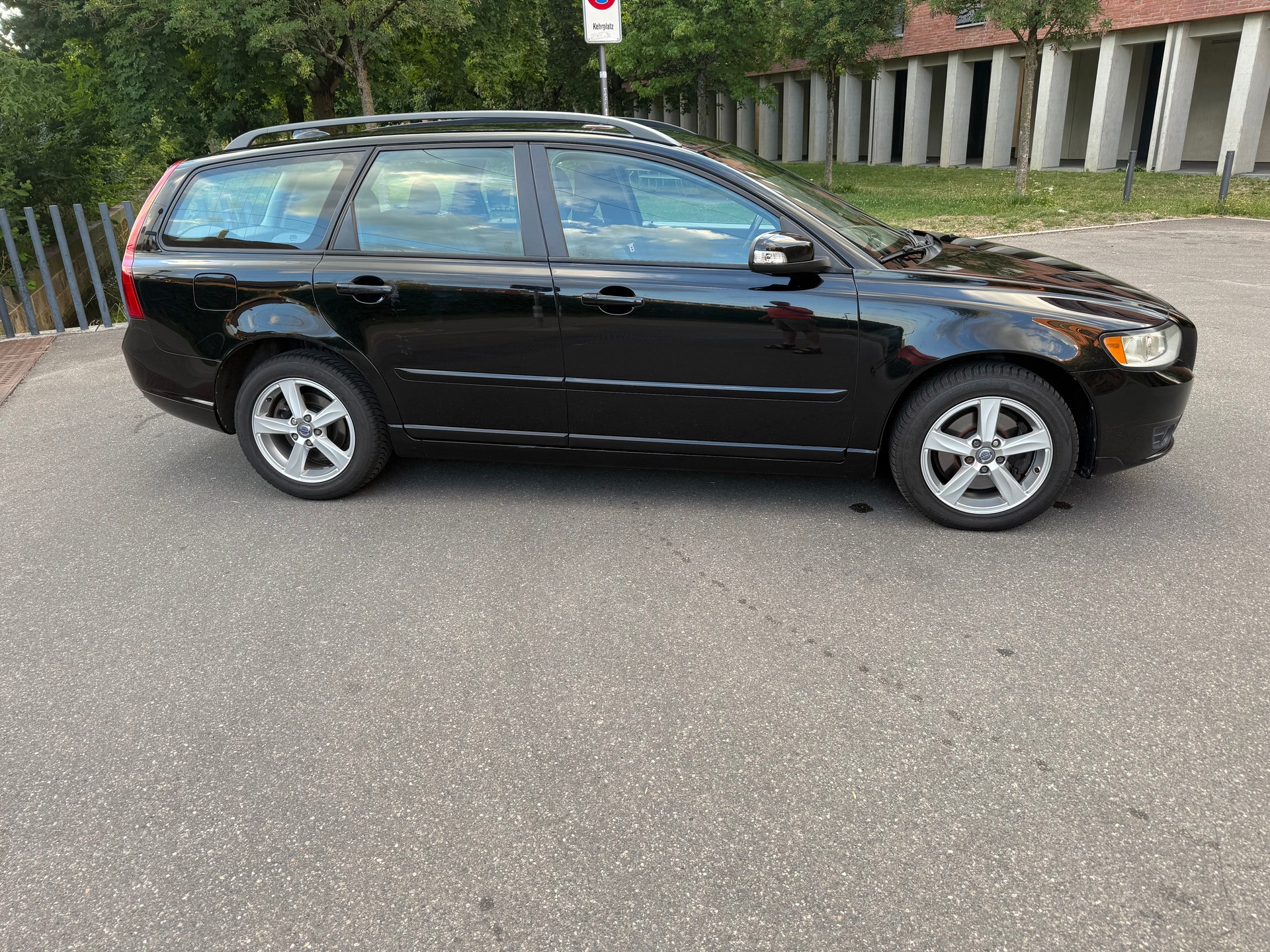 VOLVO V50 2.0D Kinetic-image-5