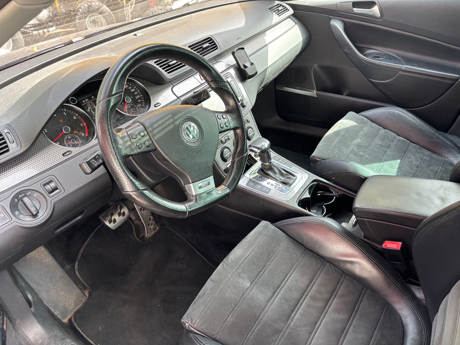 VW PASSAT-image-2