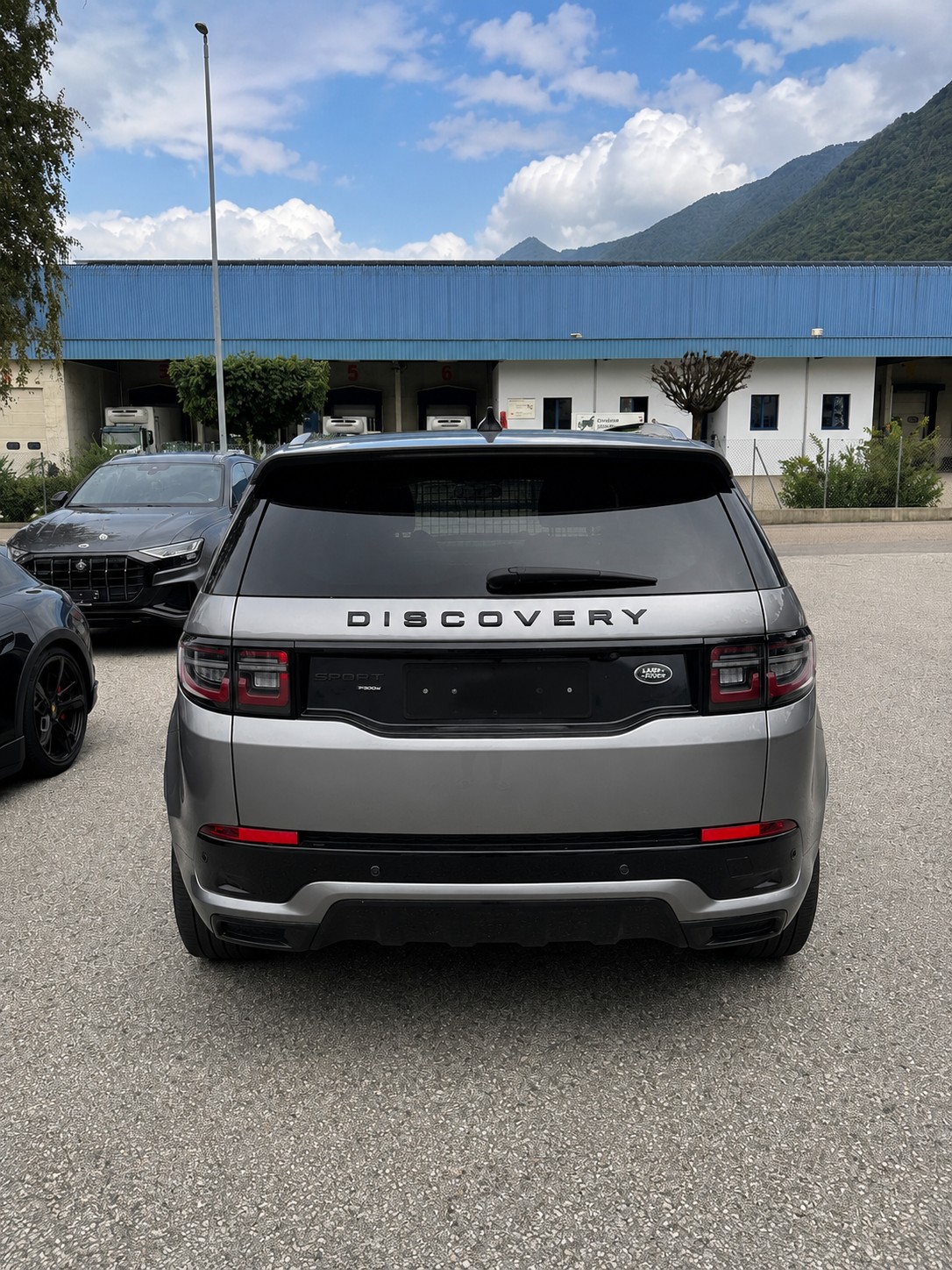LAND ROVER 1.5 T 300e R-Dynamic HSE-image-3