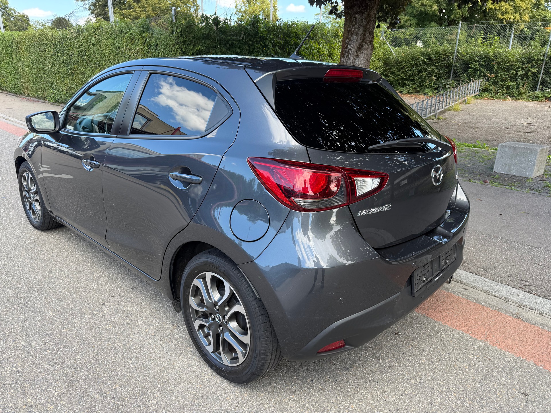 MAZDA 2 1.5i 16V Skyactiv-G Revolution-image-4