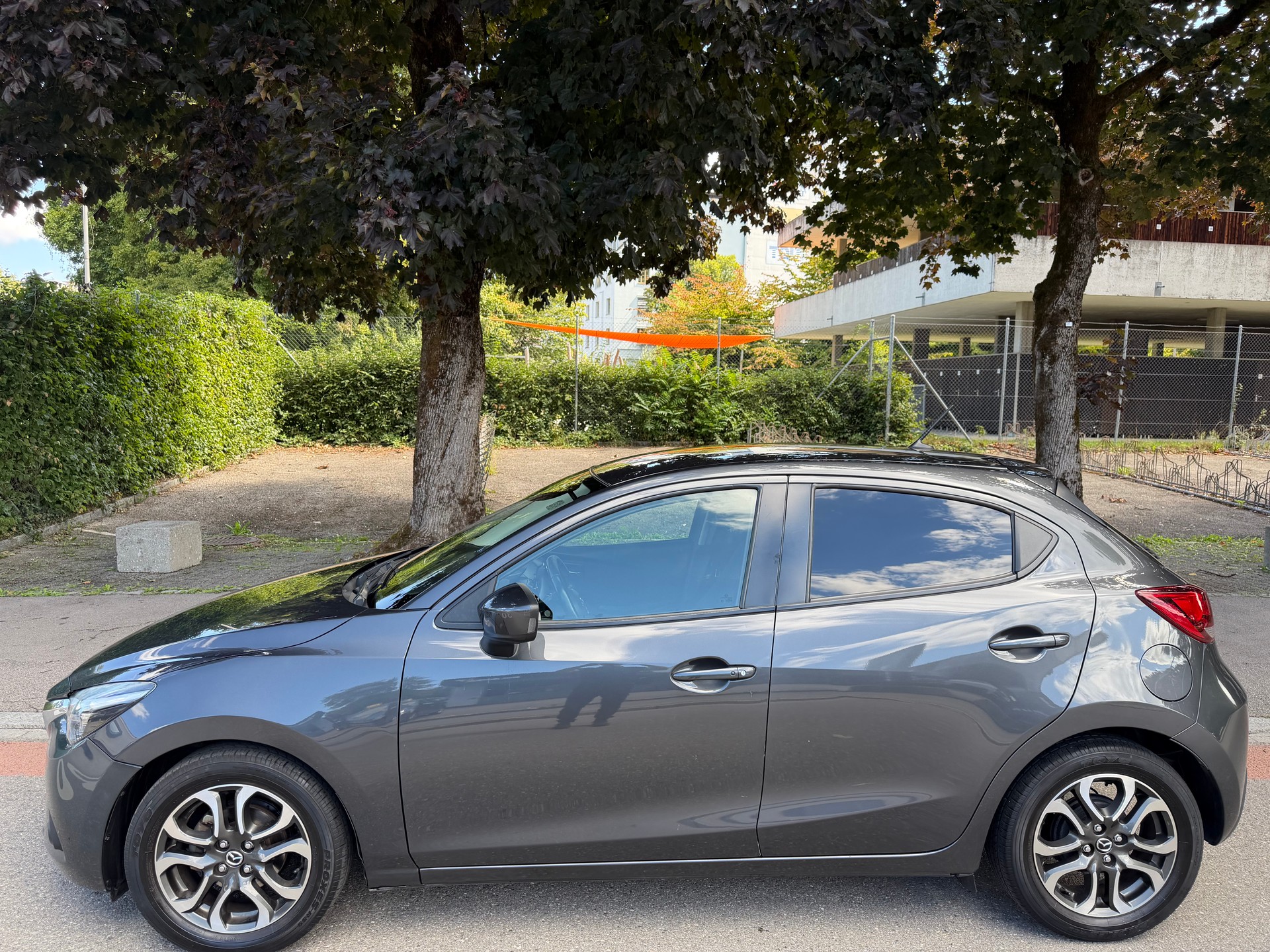 MAZDA 2 1.5i 16V Skyactiv-G Revolution-image-3