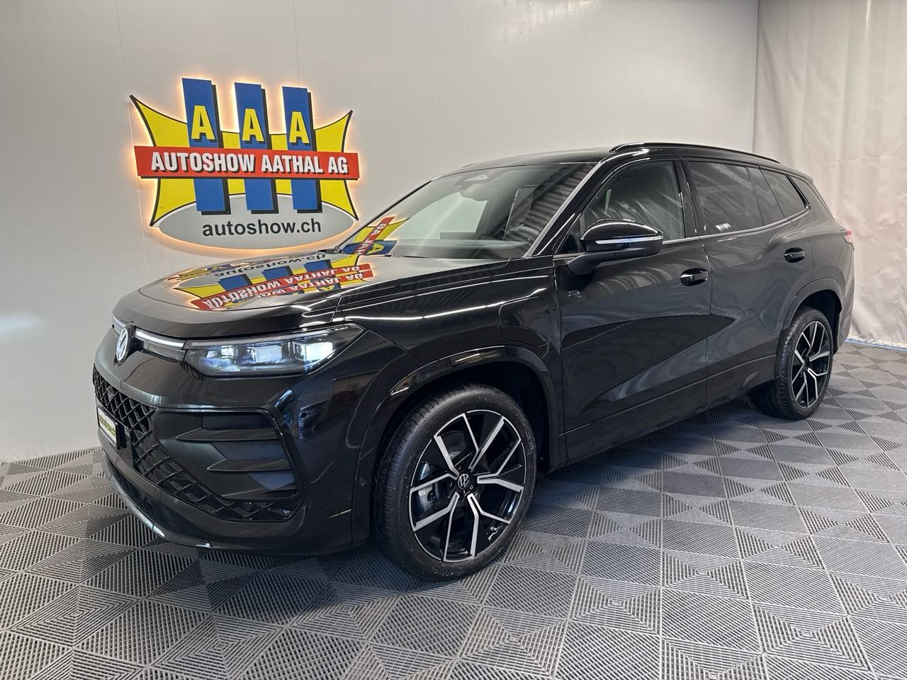 VW Tayron 1.5 TSI PHEV R-Line Black Style Limited Editon 272PS-image-0