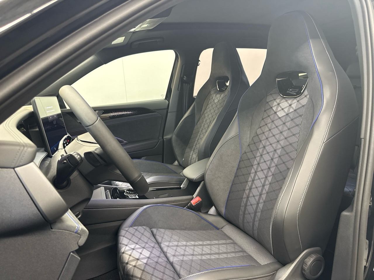 VW Tayron 1.5 TSI PHEV R-Line Black Style Limited Editon 272PS-image-4