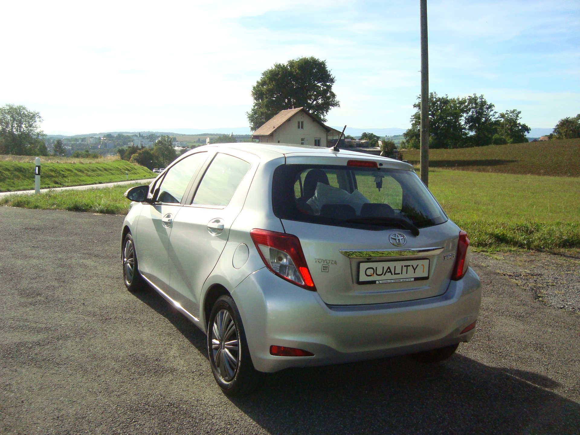TOYOTA Yaris 1.33 Luna Multidrive-image-3