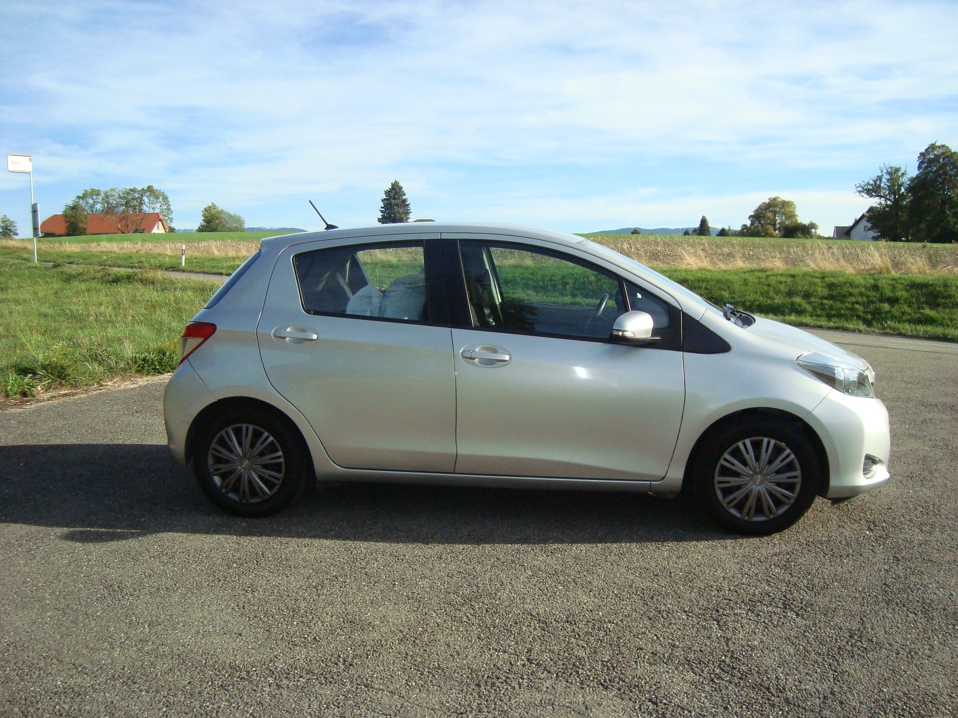 TOYOTA Yaris 1.33 Luna Multidrive-image-5