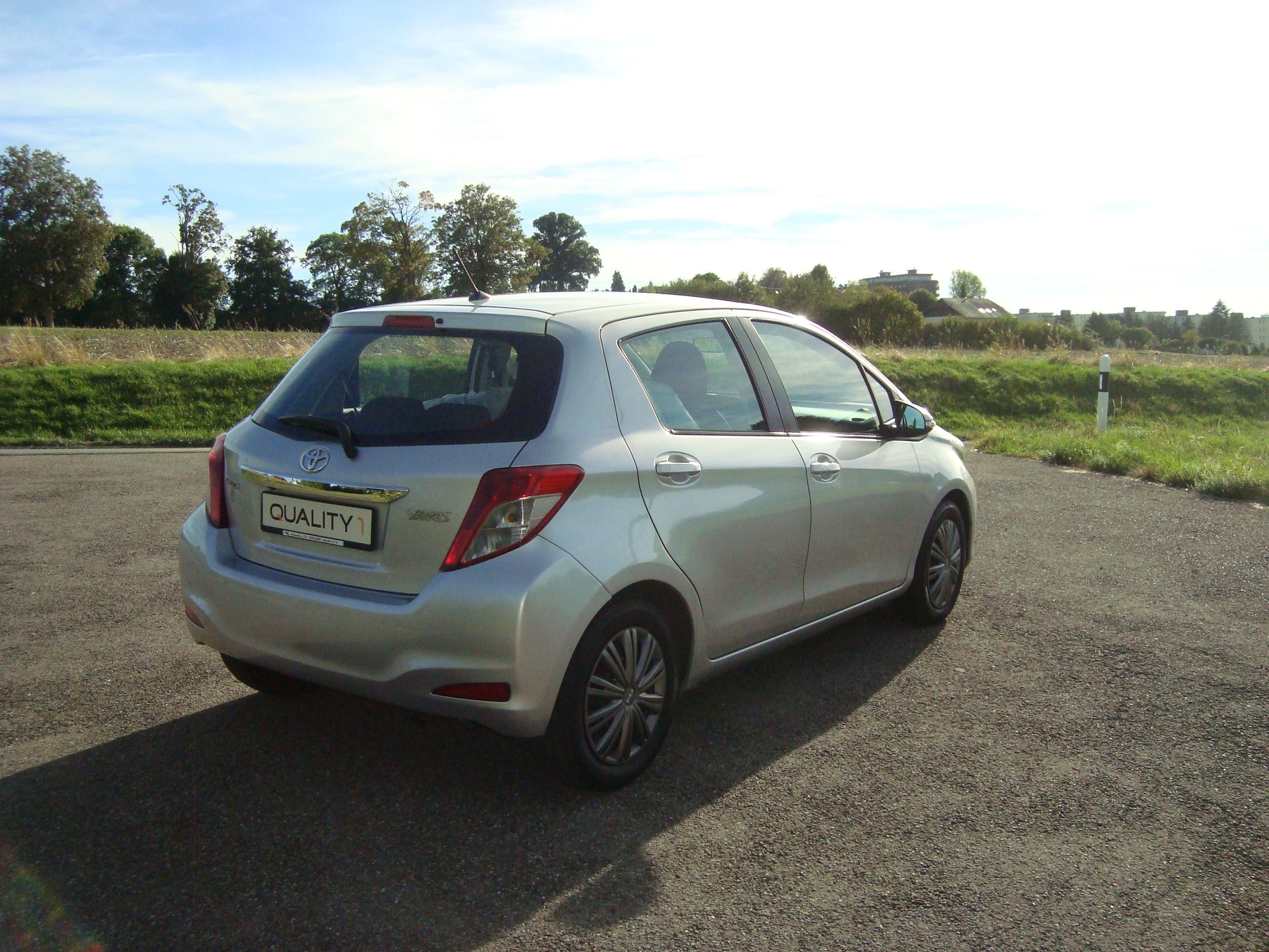 TOYOTA Yaris 1.33 Luna Multidrive-image-2