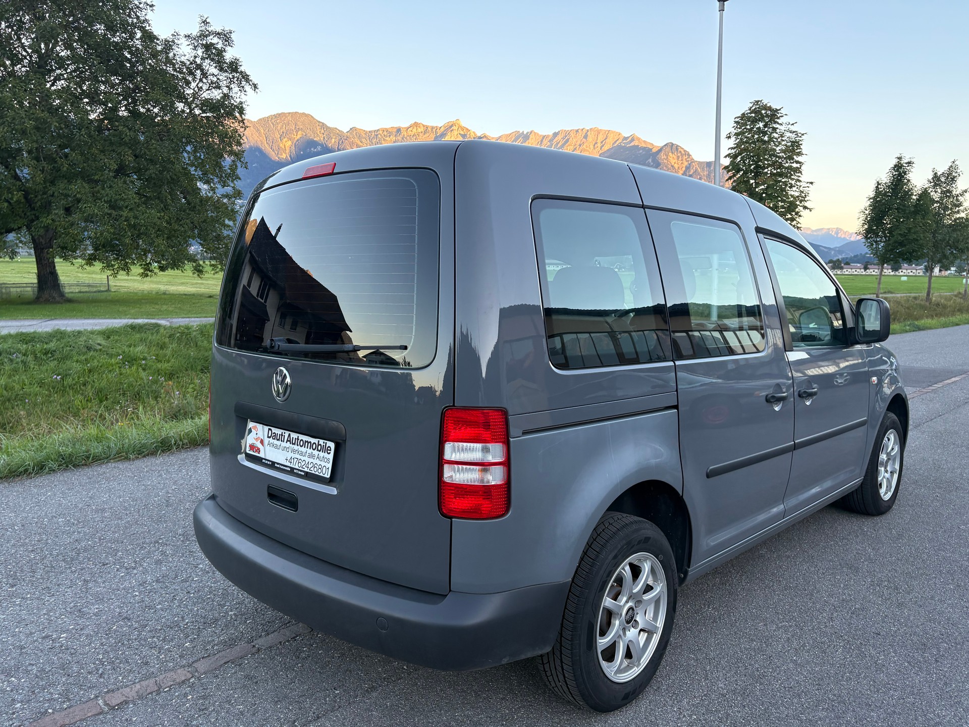 VW Caddy 1.6 TDI DSG-image-3