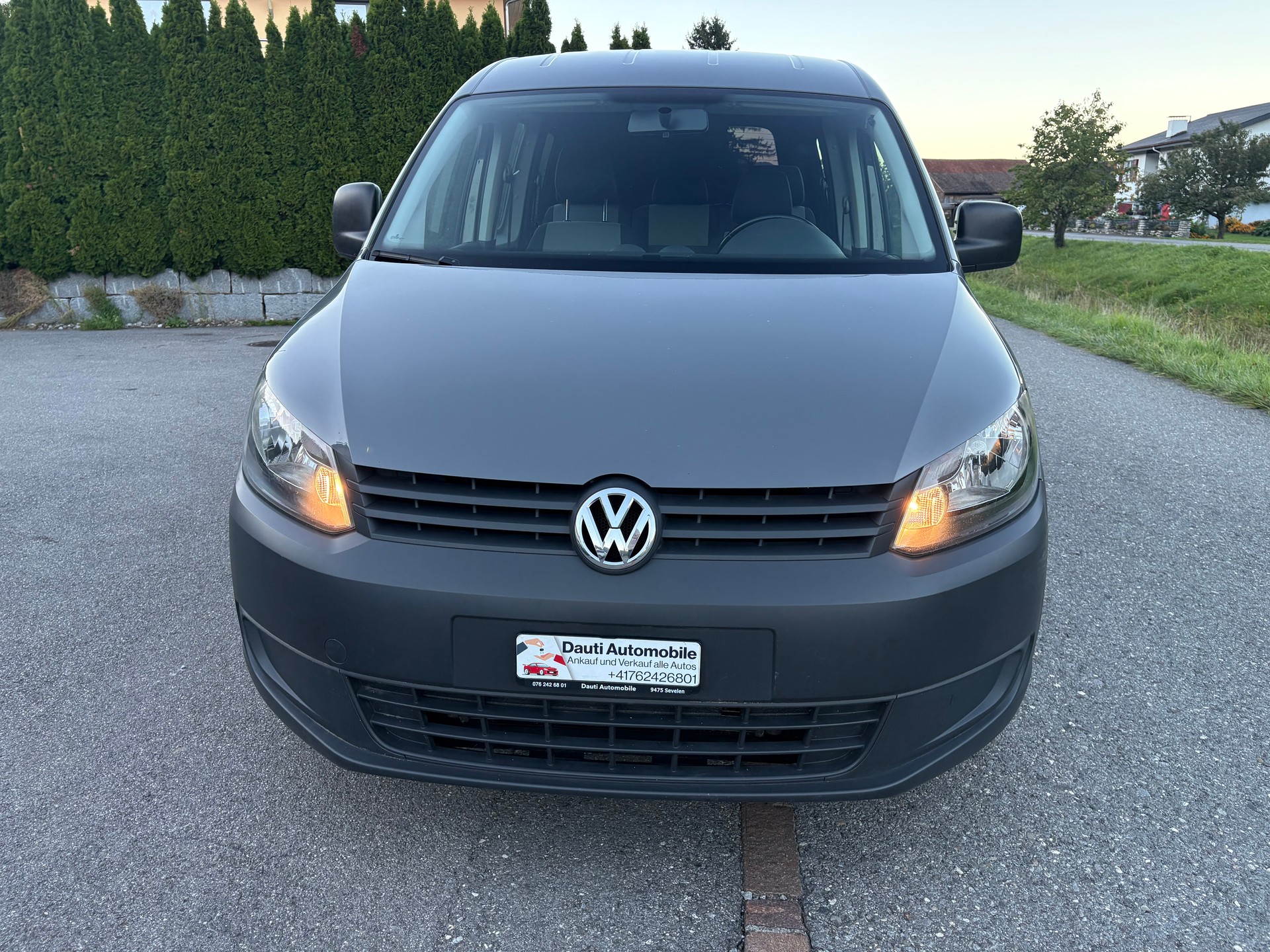 VW Caddy 1.6 TDI DSG-image-1