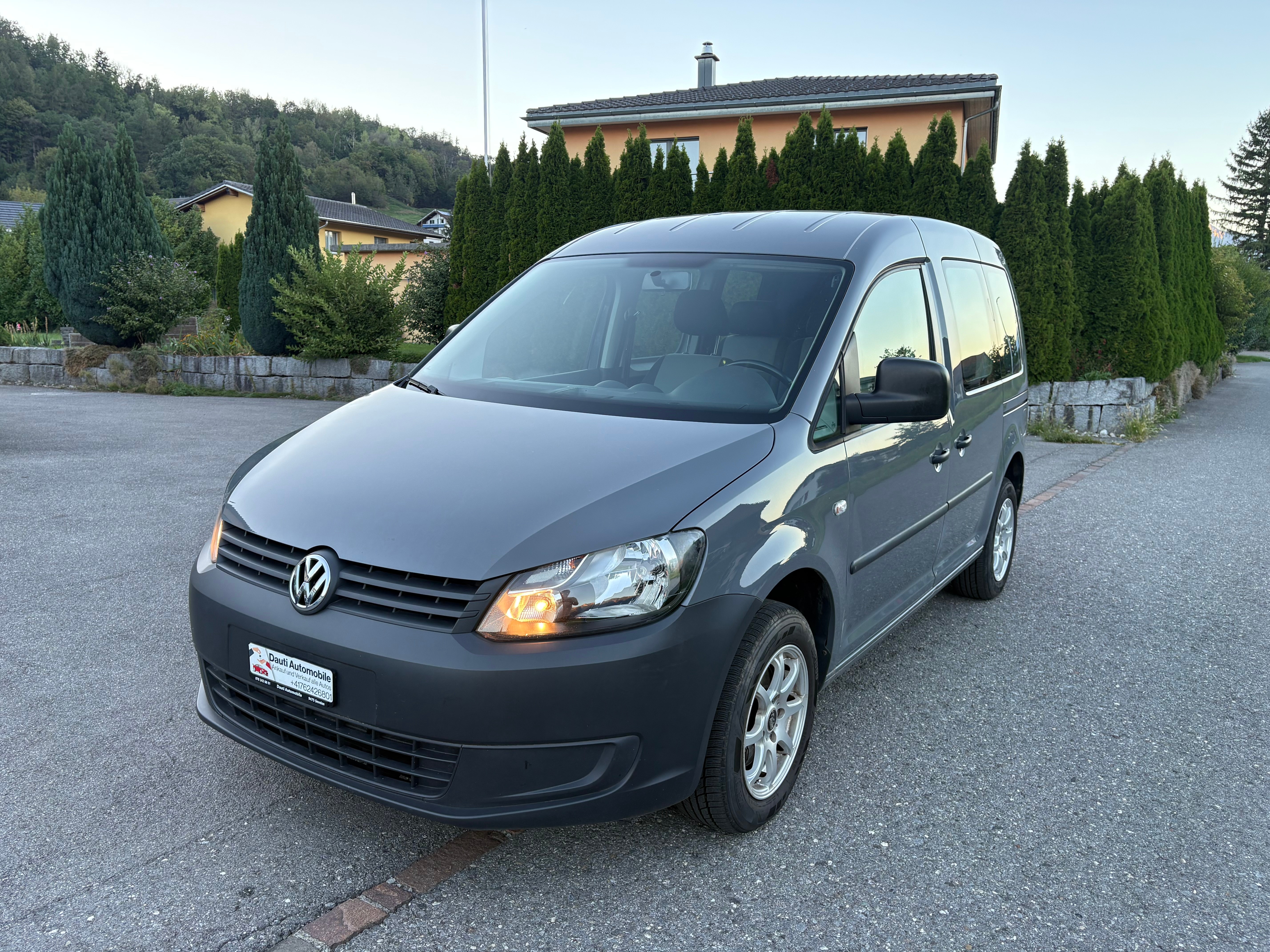VW Caddy 1.6 TDI DSG — slika 1
